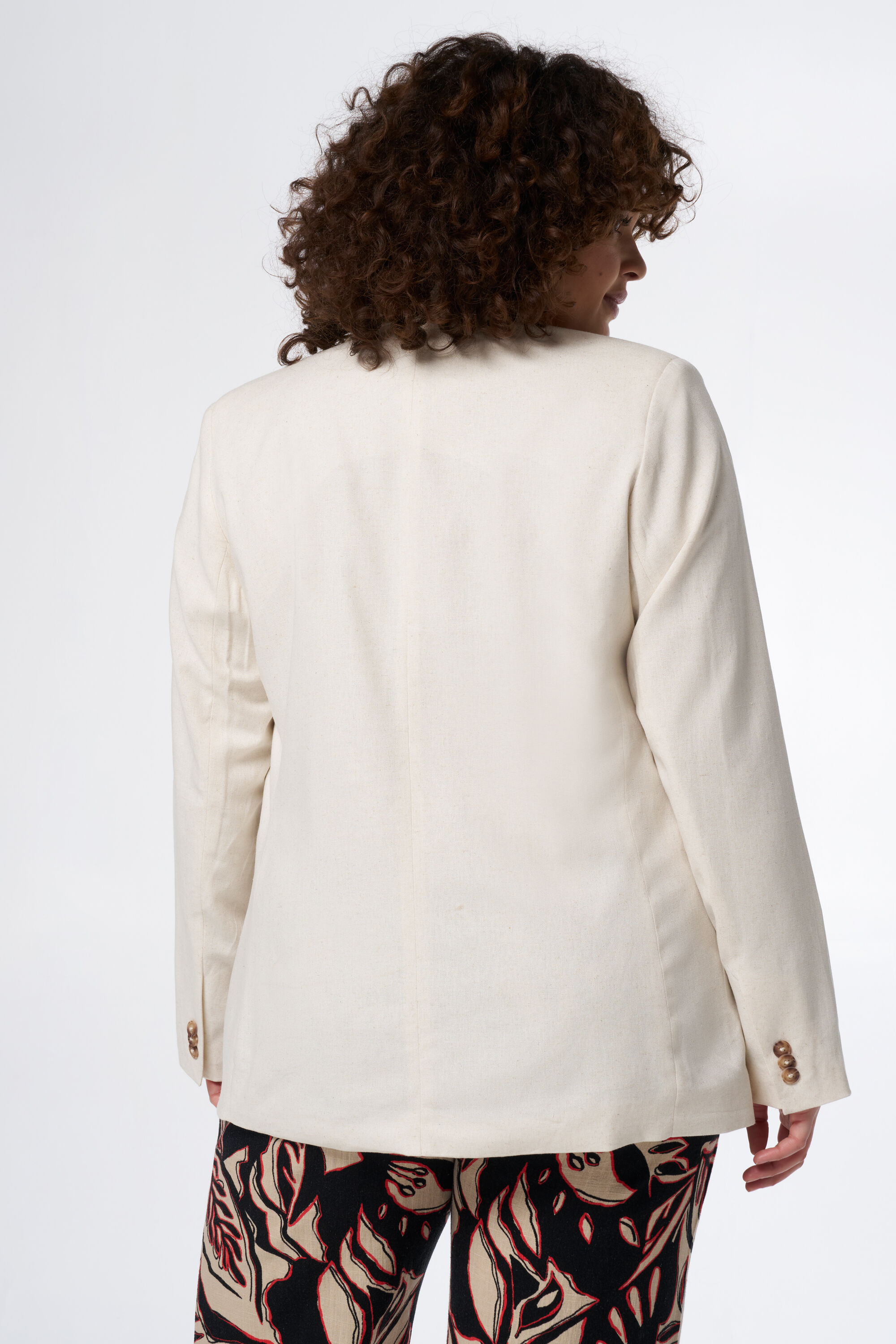 Blazer en lin &agrave; coupe droite image number 3