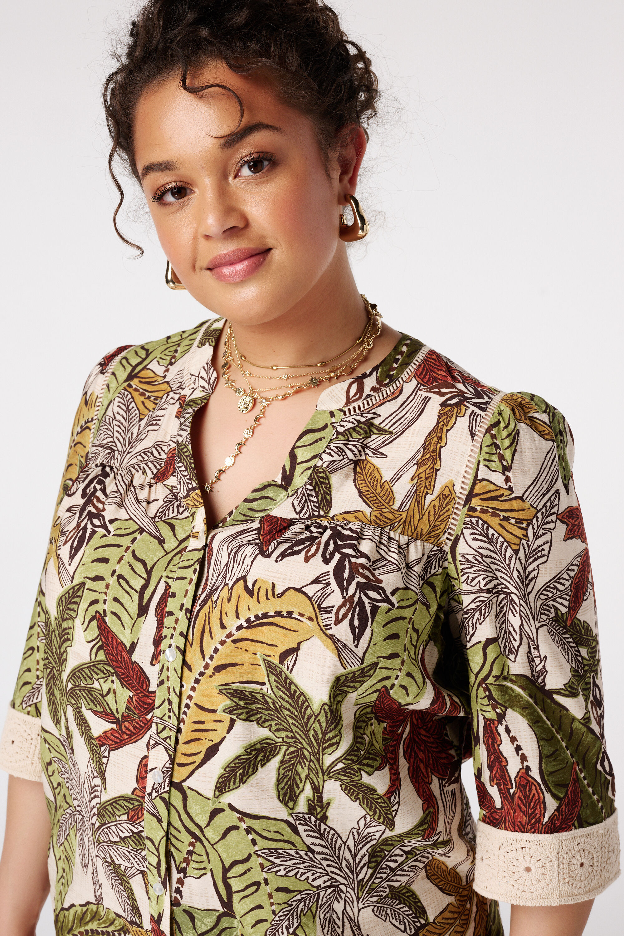 Blouse avec d&eacute;tails en dentelle image number 4
