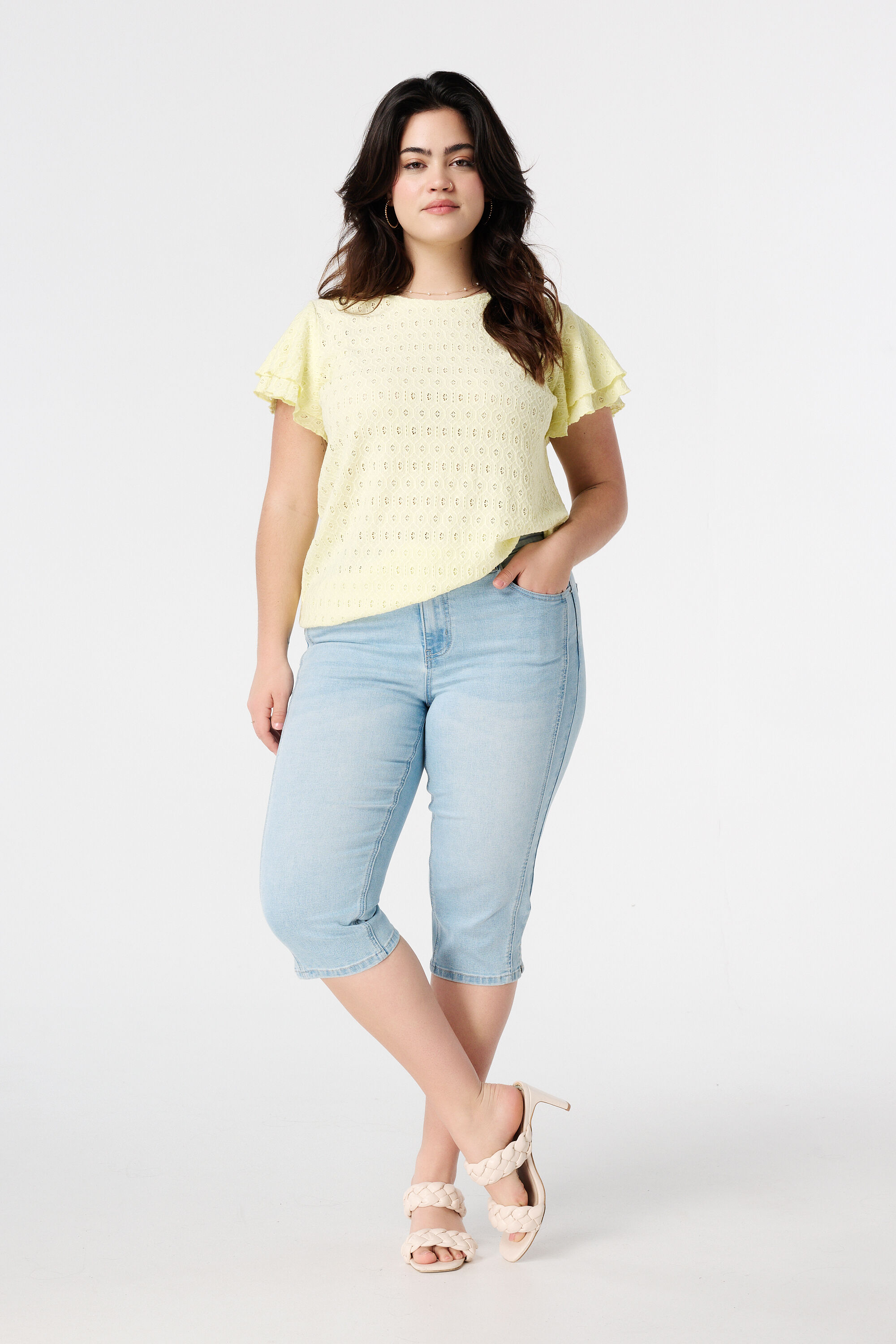 Haut avec motif ajour&eacute; image number 5