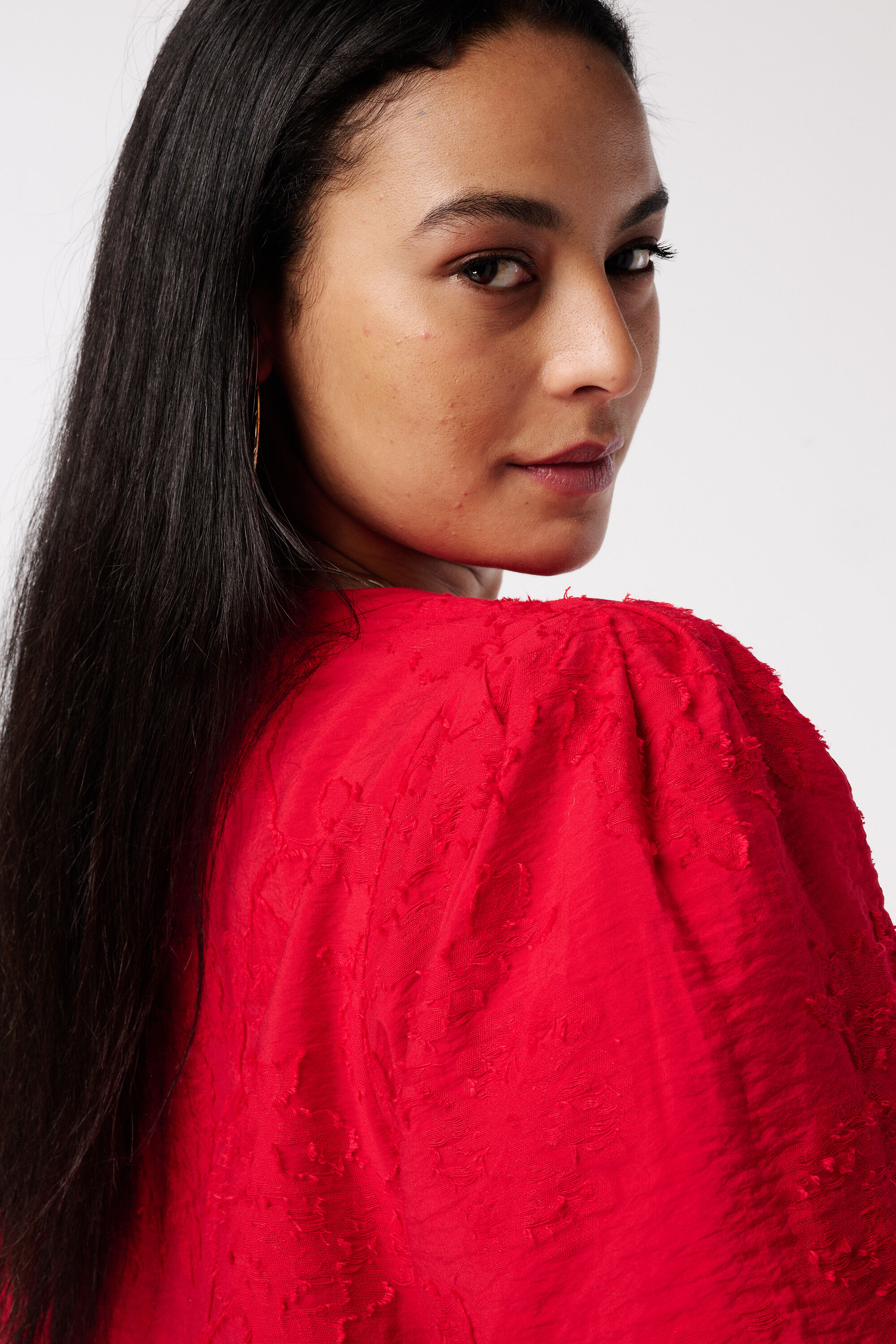 Blouse brod&eacute;e &agrave; manches bouffantes image number 4