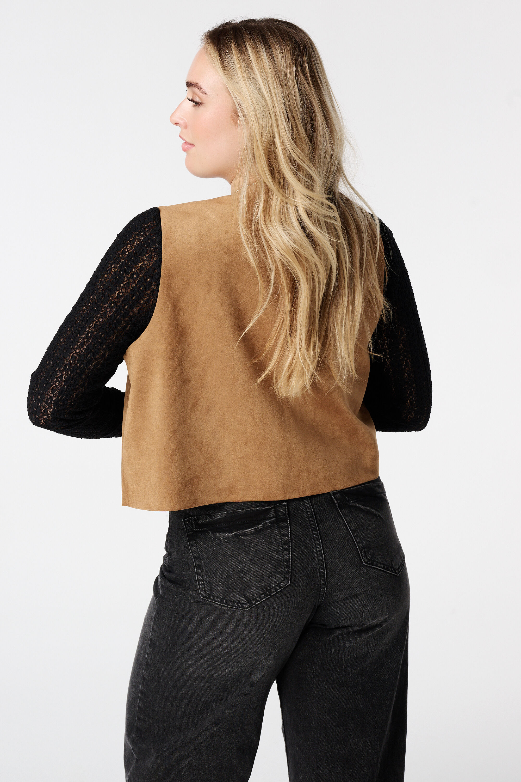 Gilet en su&eacute;dine avec broderie image number 3