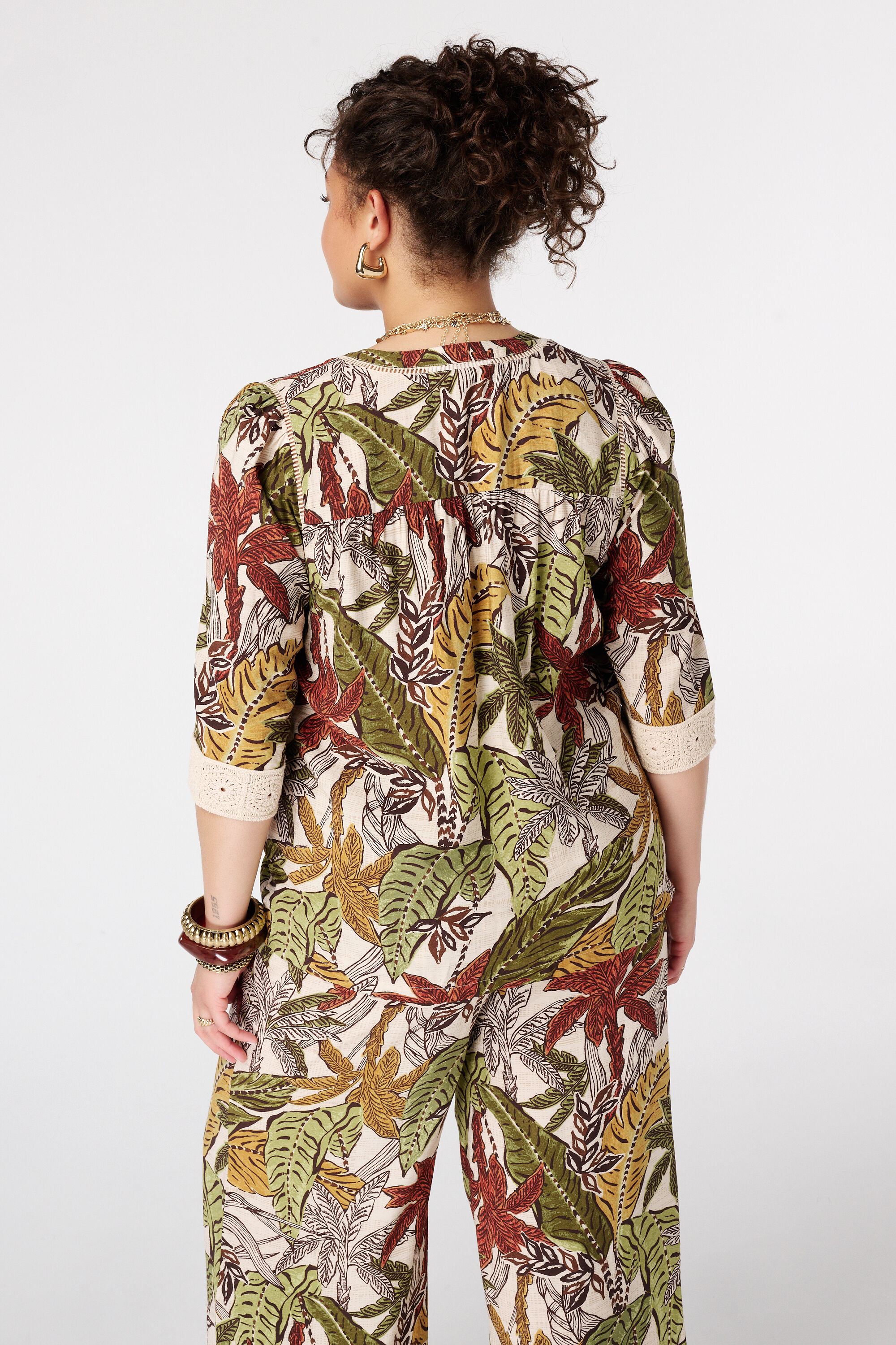 Blouse avec d&eacute;tails en dentelle image number 3