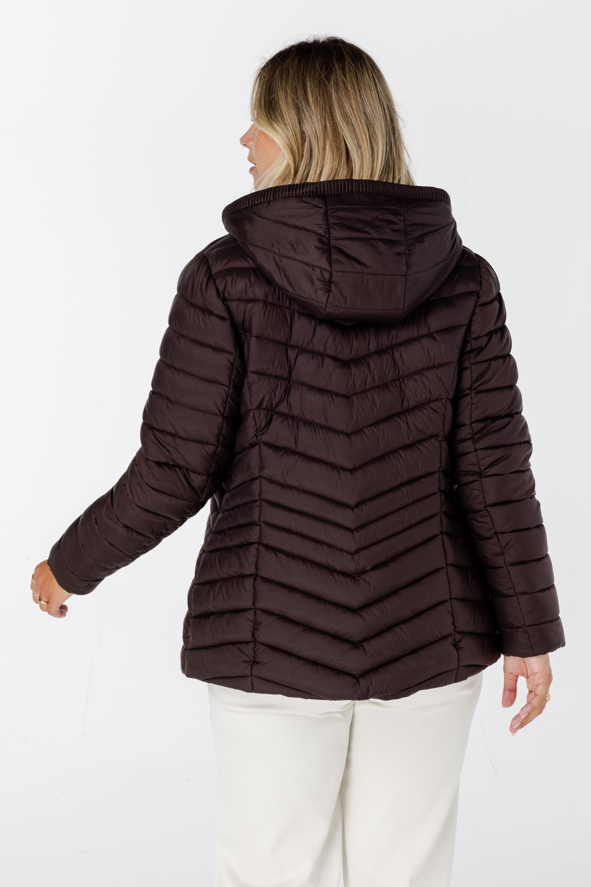 Veste l&eacute;g&egrave;rement matelass&eacute;e image number 3