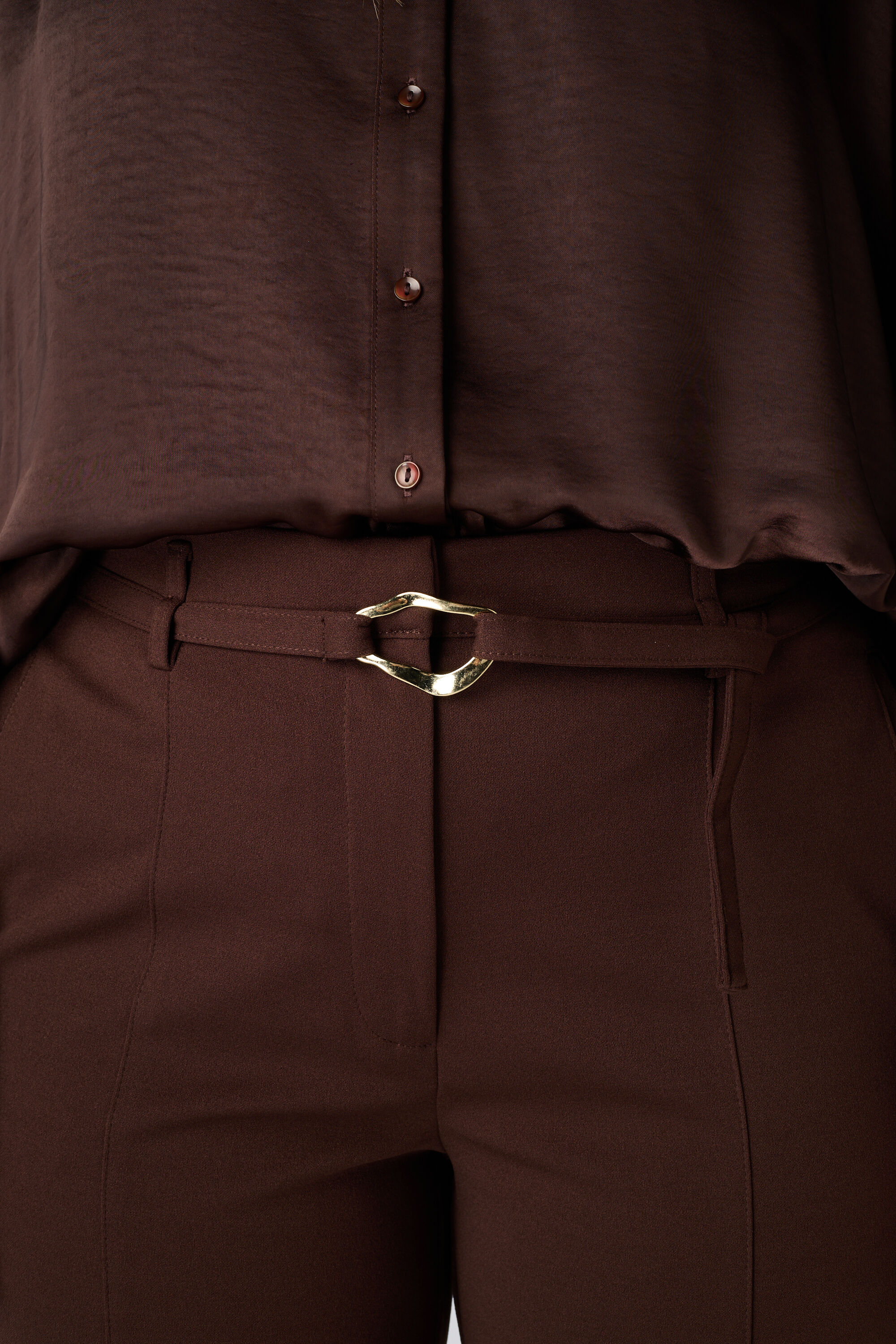 Pantalon droit avec ceinture image number 4