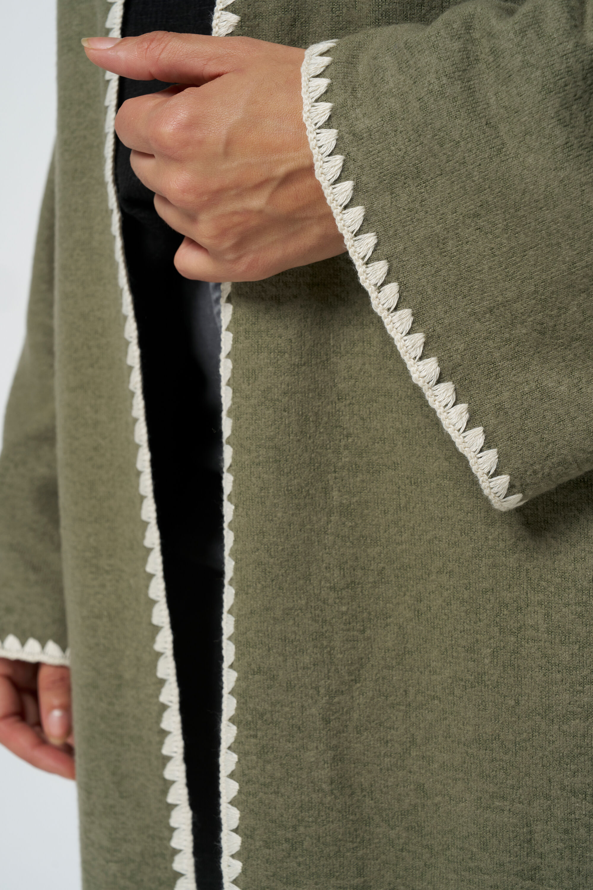 Gilet avec rayures contrastantes image number 4