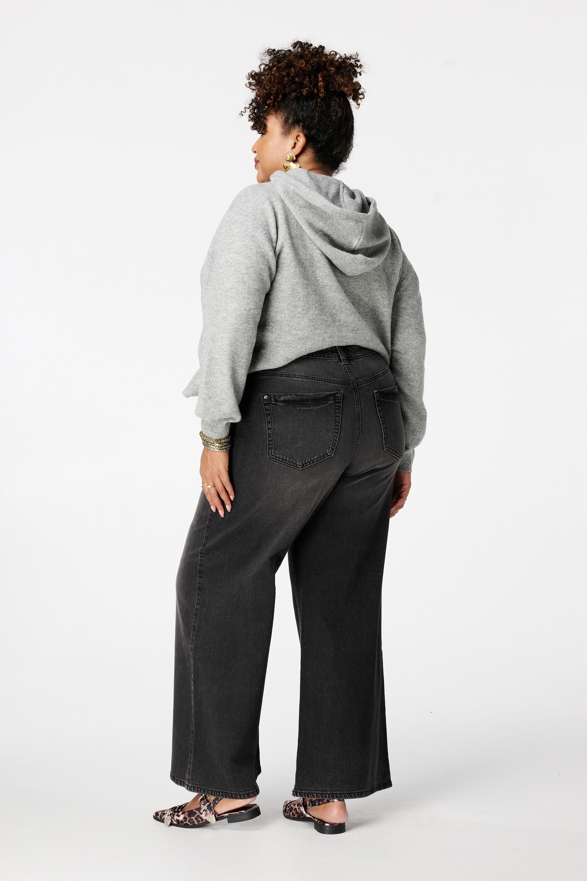 Jeans larges &agrave; taille haute image number 3