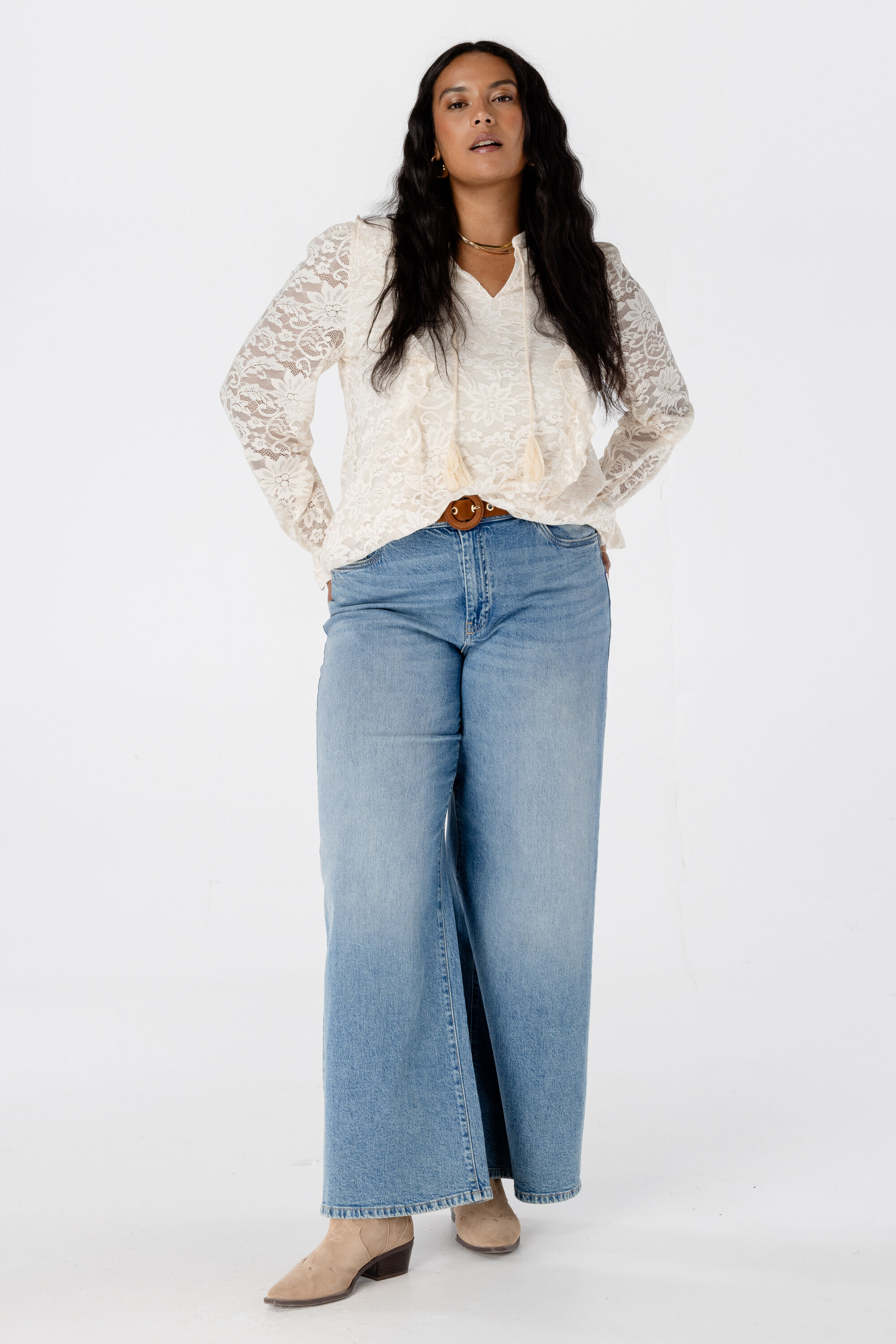 Haut en dentelle image number 5