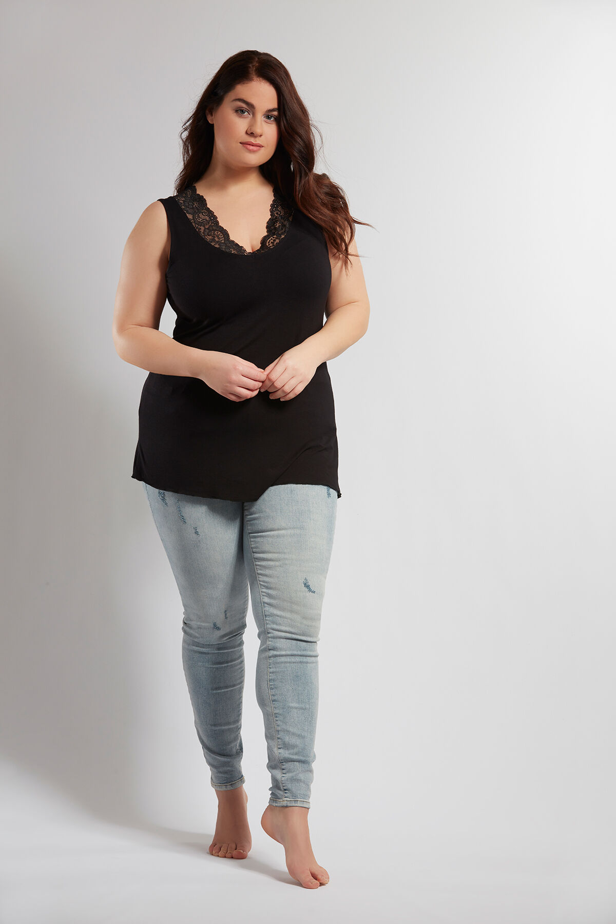 Top sans manches en dentelle image number 3