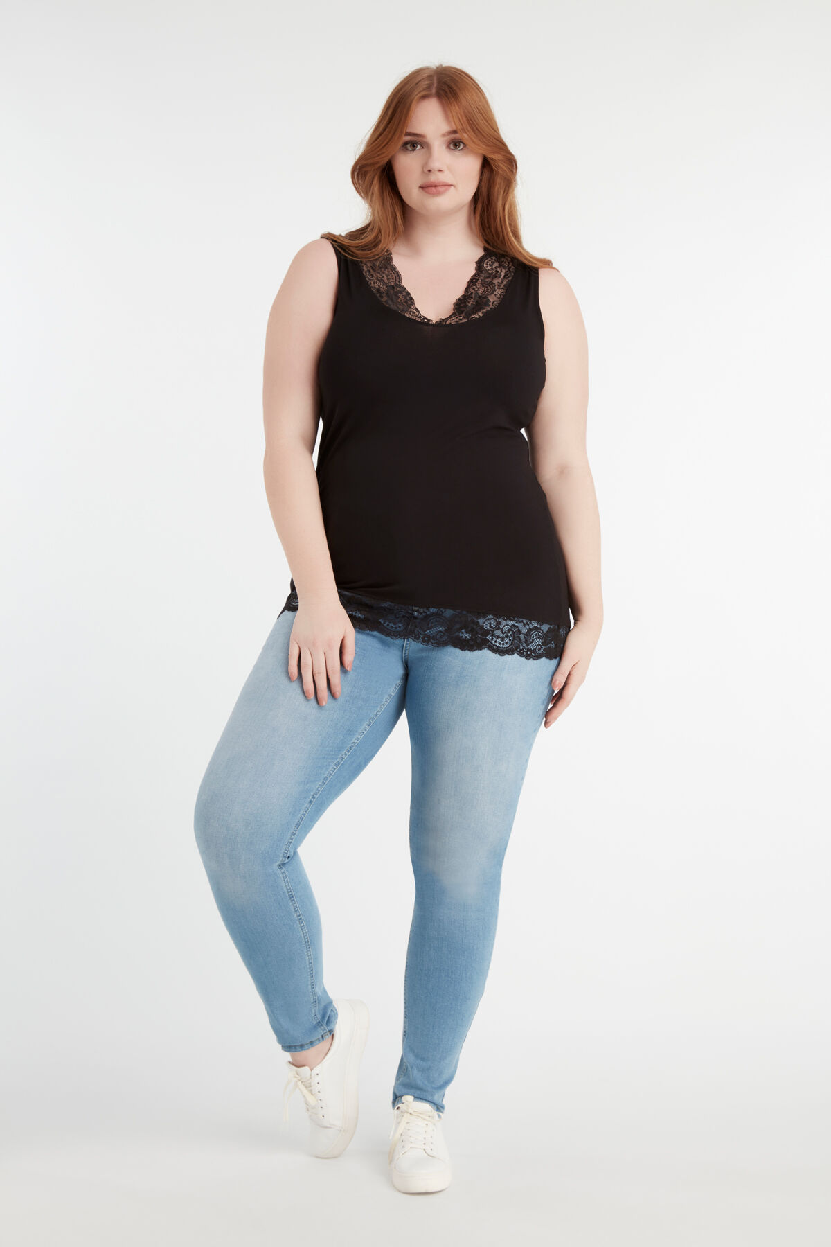 Haut sans manches avec dentelle image number 4