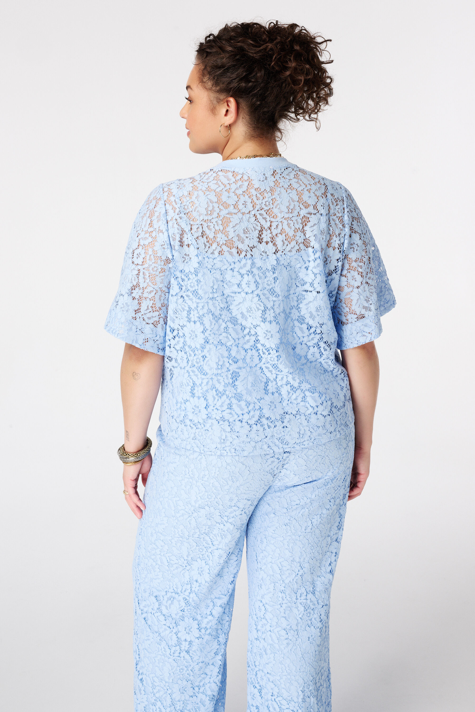 Blouse en dentelle image number 2