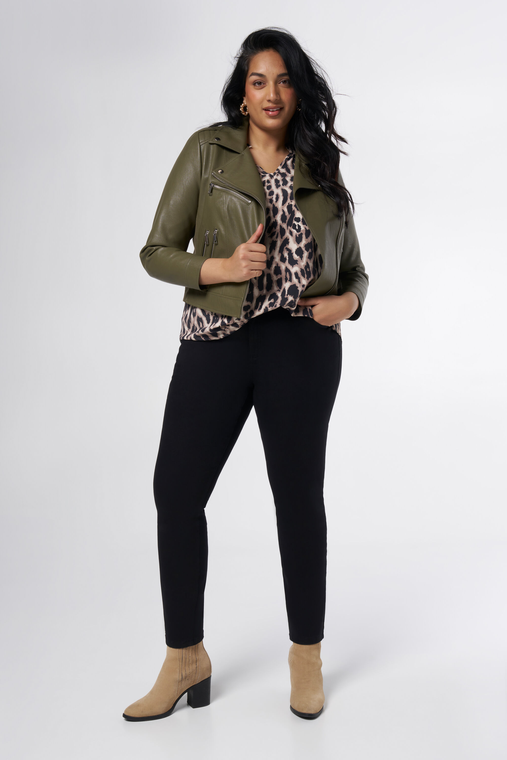 Veste en similicuir avec d&eacute;tails argent&eacute;s image number 5