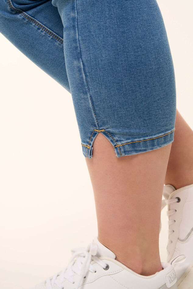 Capri en jean avec cordon de serrage image 5