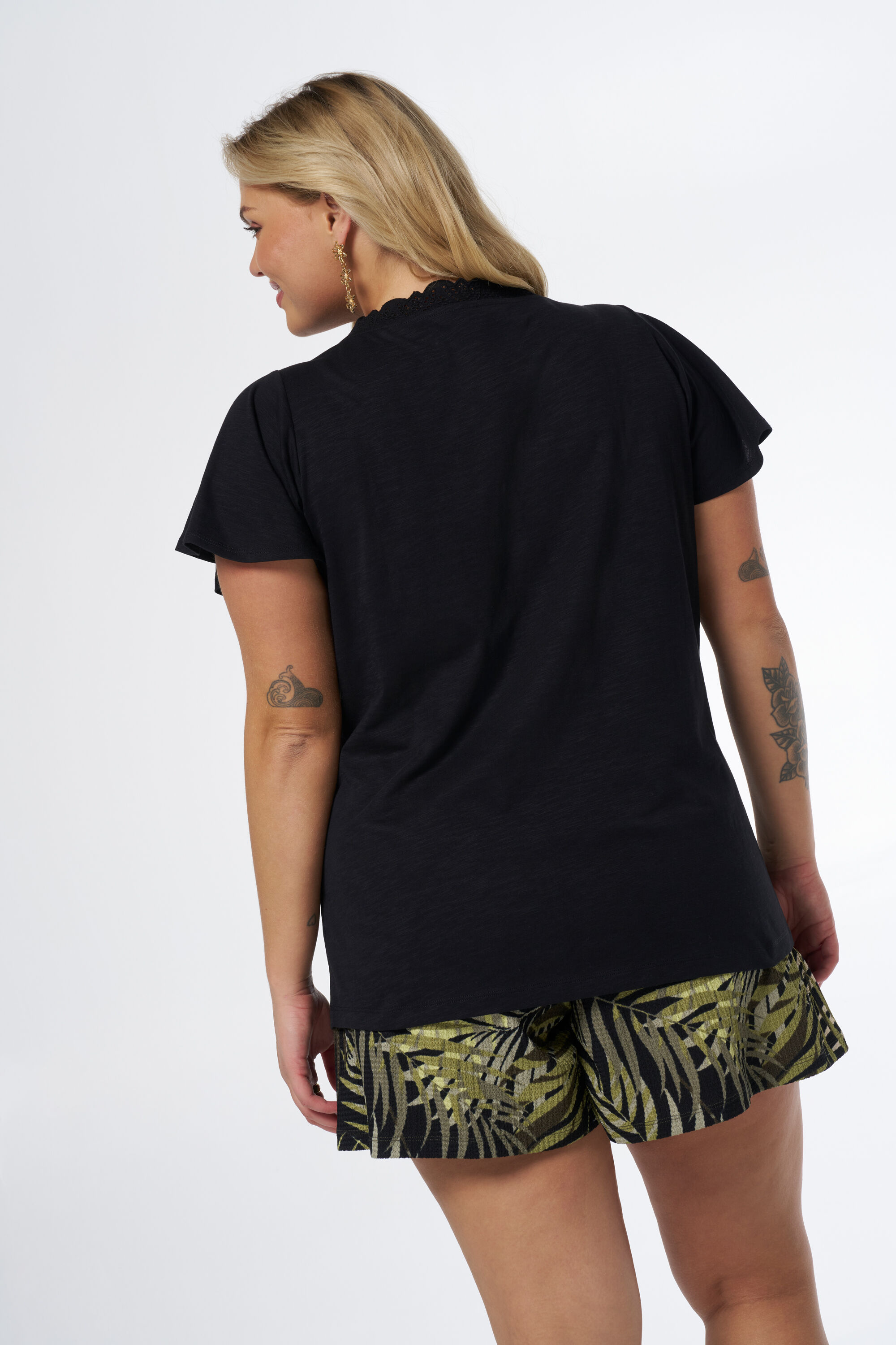 T-shirt avec des d&eacute;tails brod&eacute;s image number 3