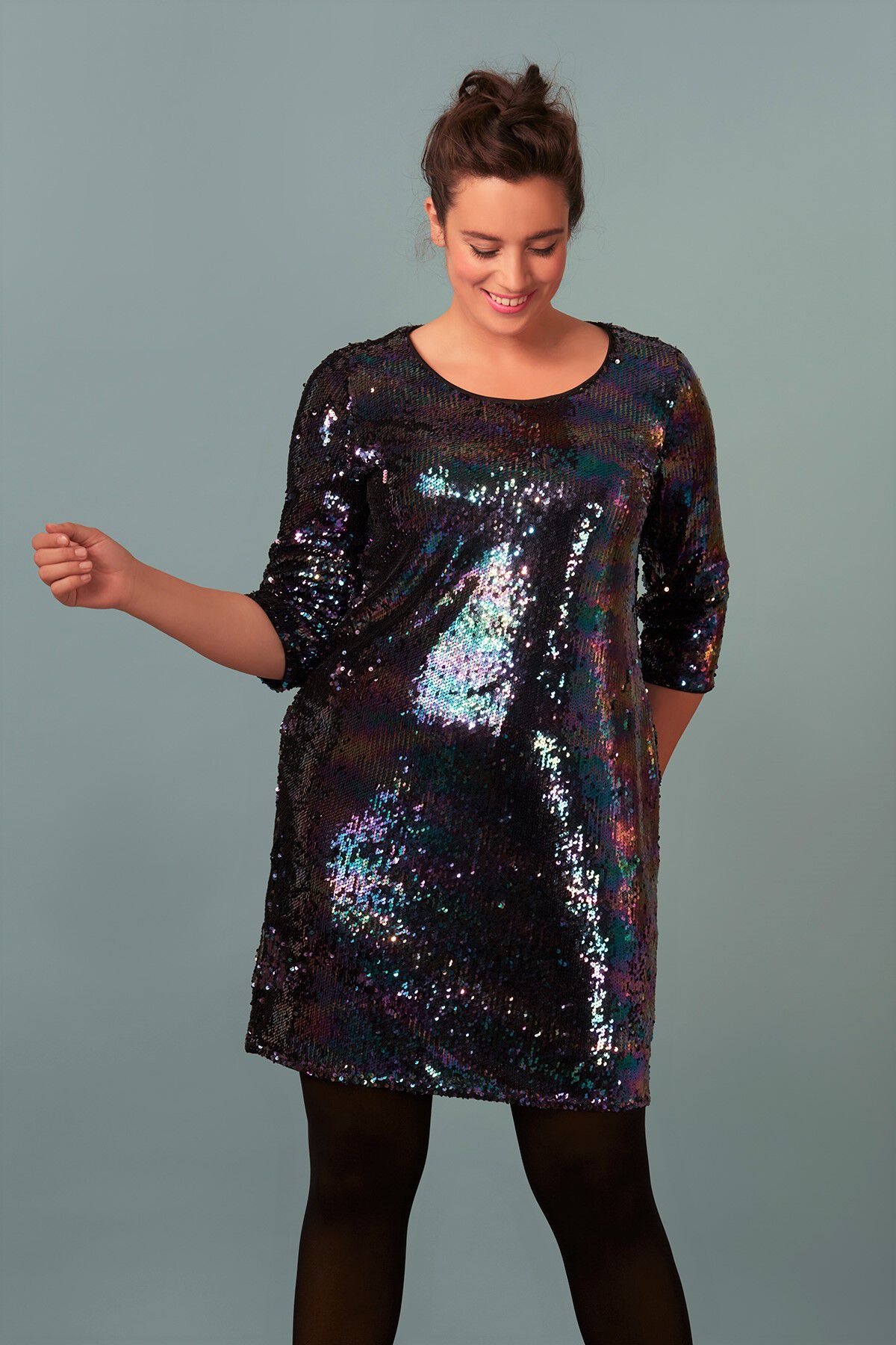 Robe &agrave; paillettes image number 4