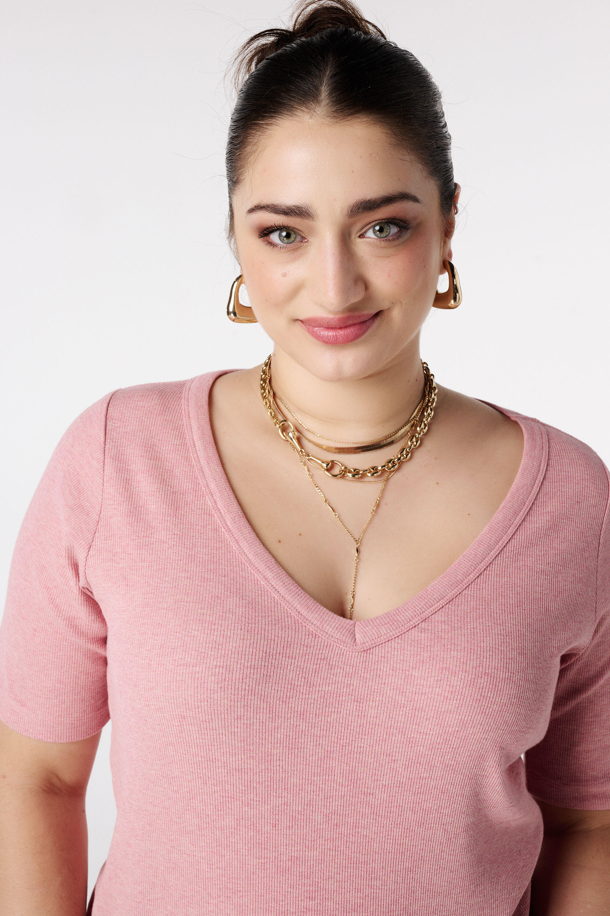 Top en maille c&ocirc;tel&eacute;e avec col en V image number 4