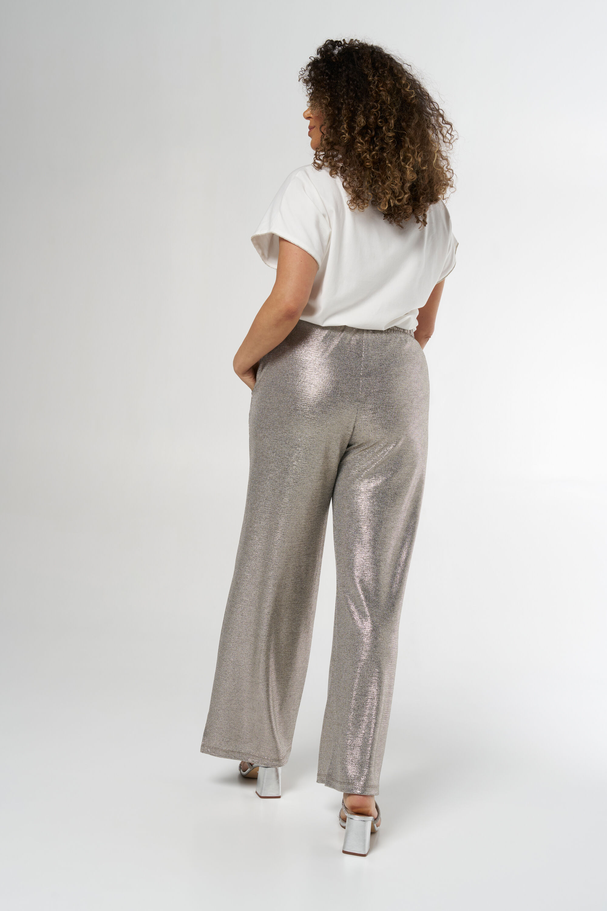 Pantalon en tissu paillet&eacute; image number 3