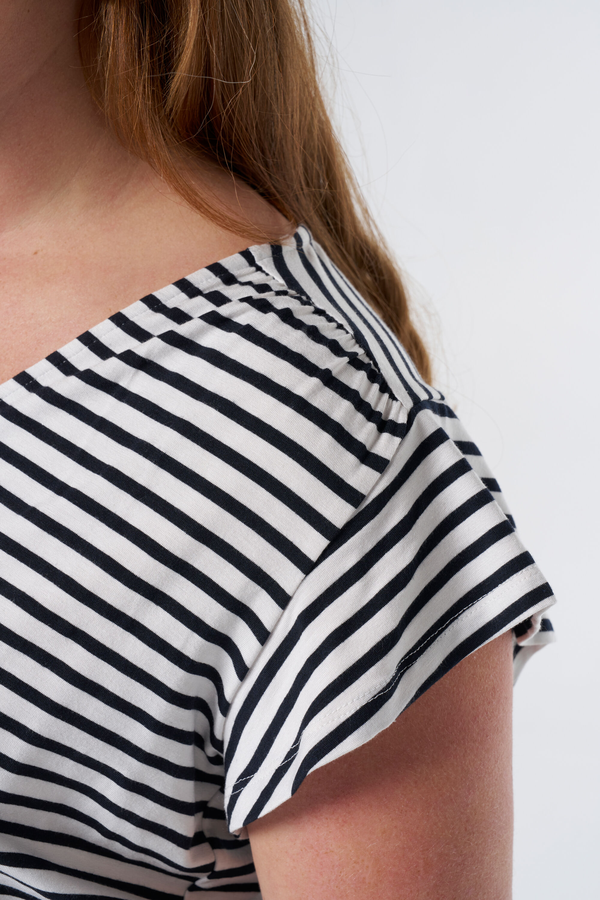 Haut &agrave; rayures avec n&oelig;ud image number 4