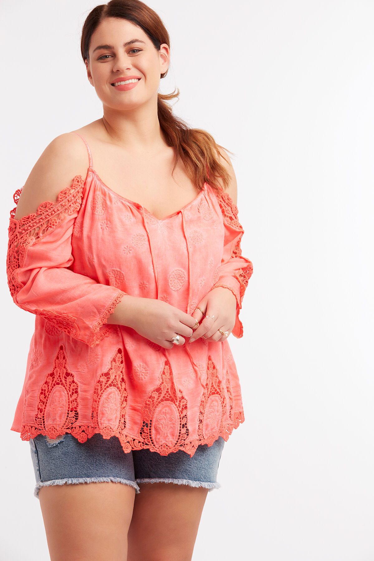 Chemisier &agrave; &eacute;paules ajour&eacute;es image number 4