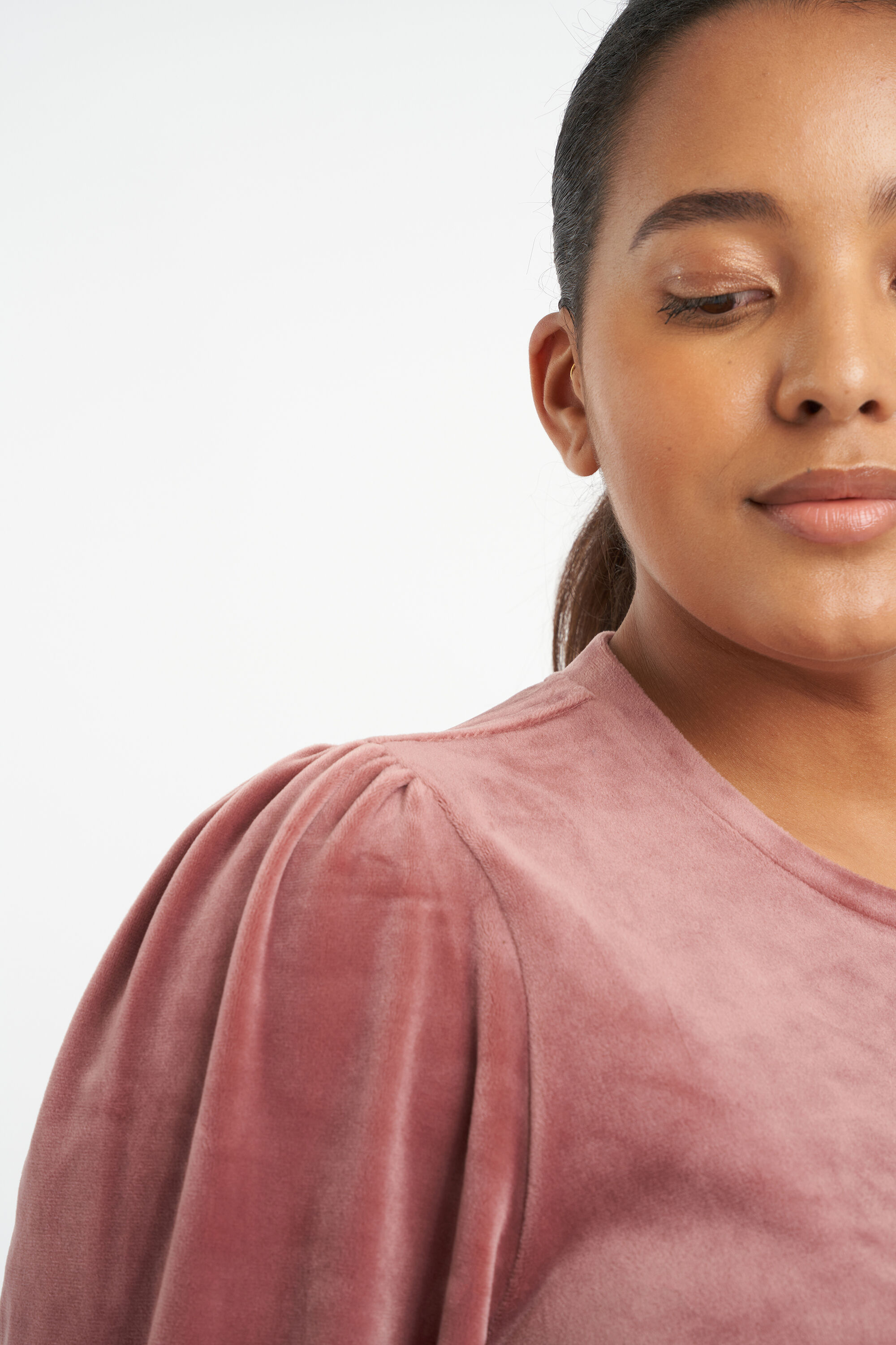 Pull en velours  image number 4