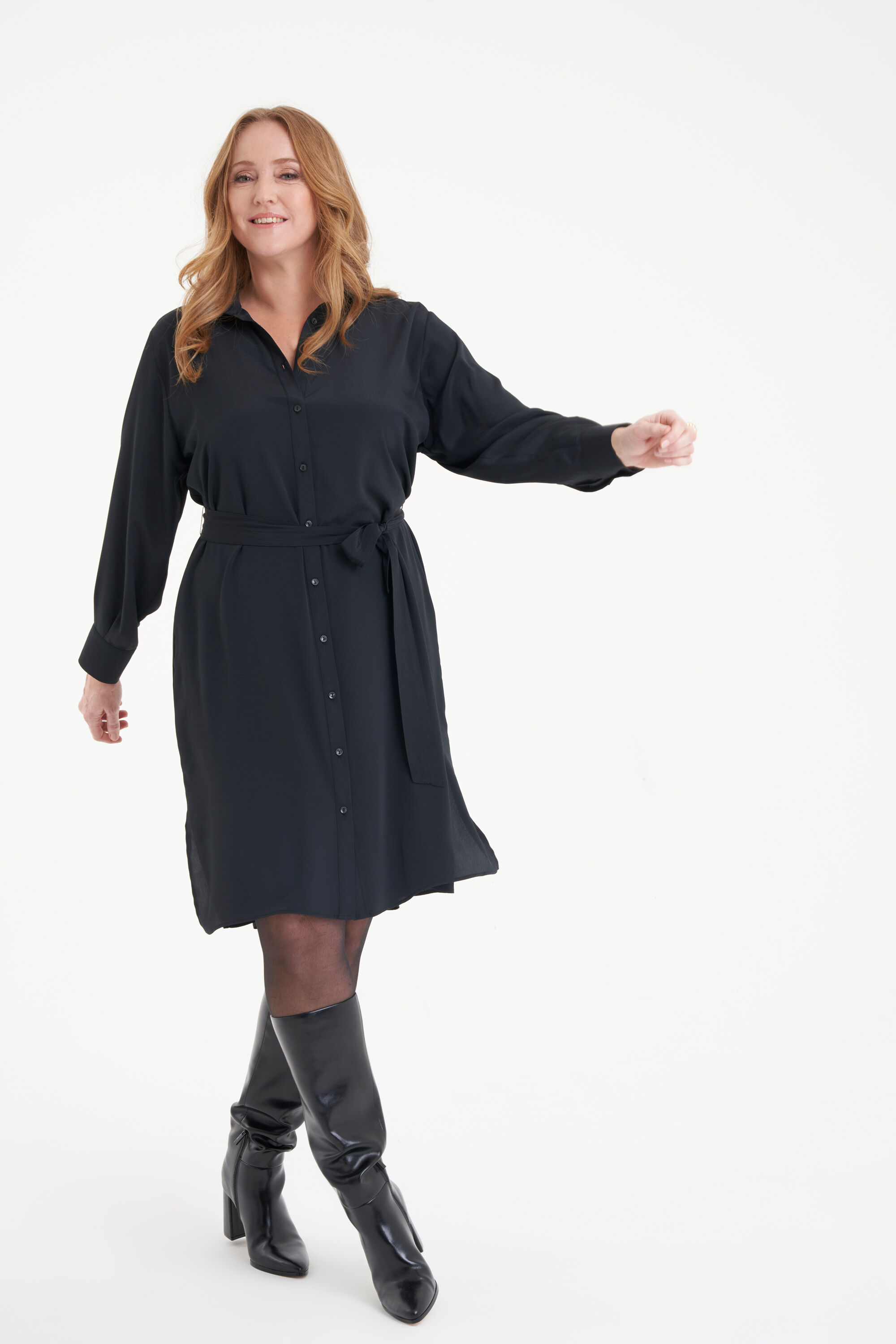 Robe chemisier avec ceinture image number 7