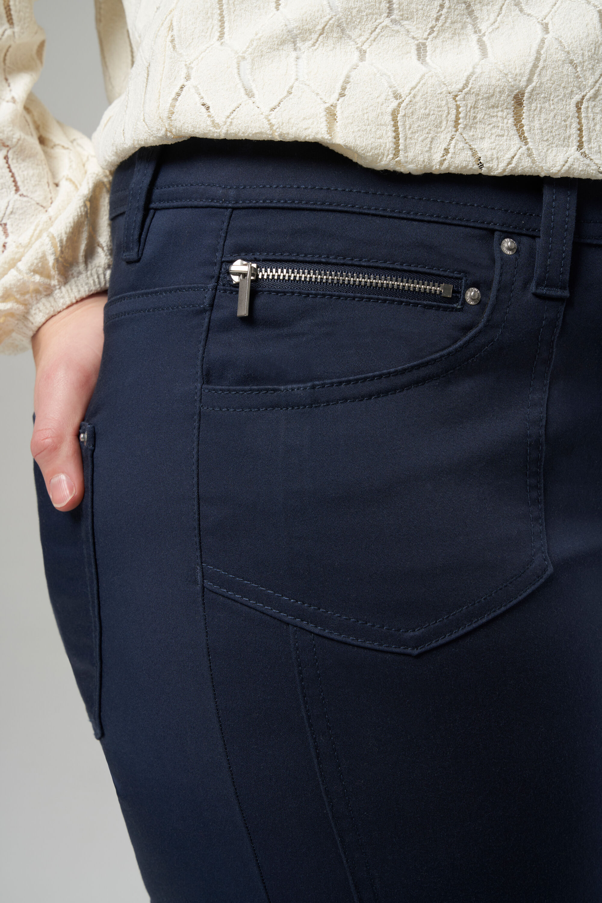 Pantalon slim cropped image number 4