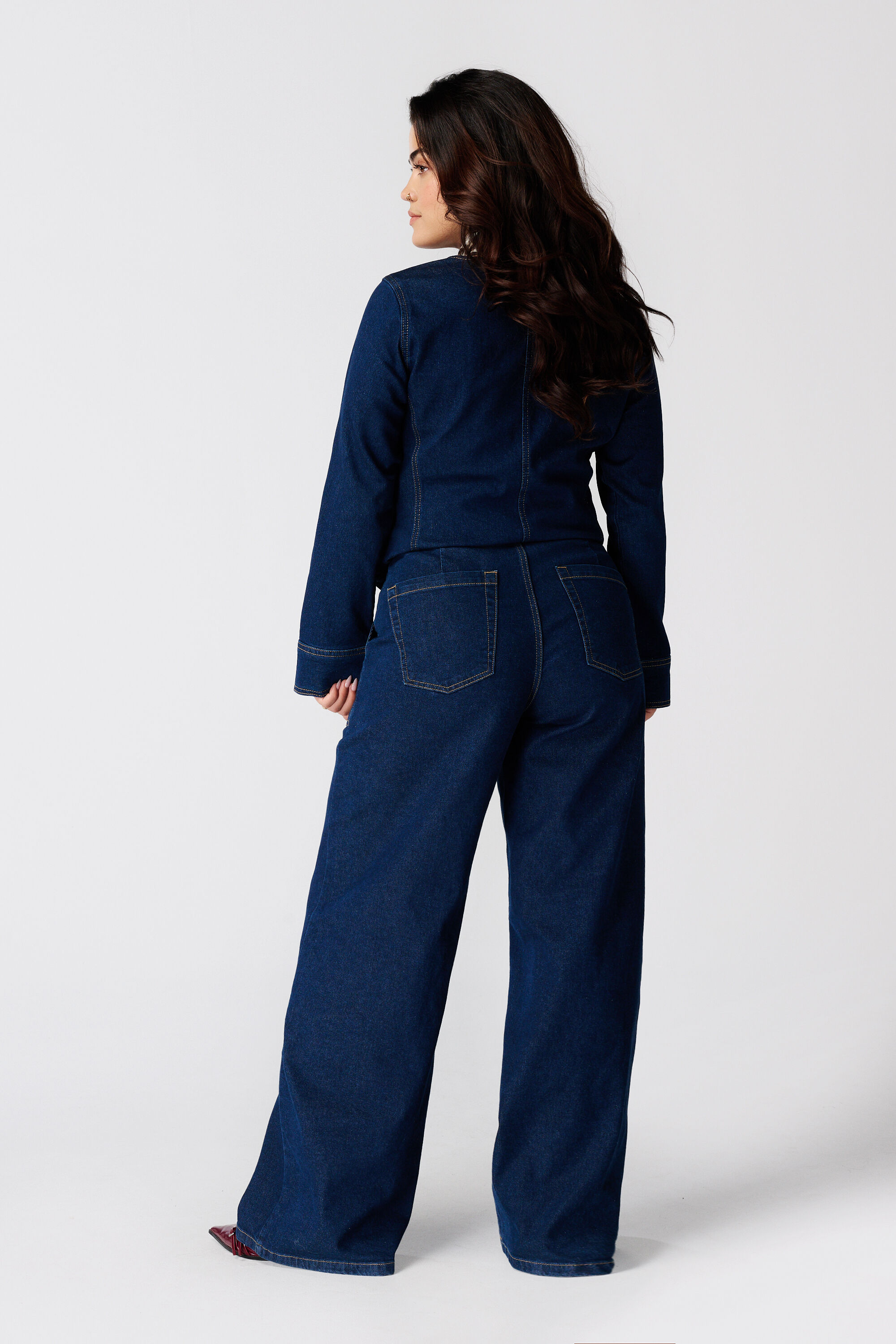 Wide leg jean avec boutons d&eacute;coratifs image number 3
