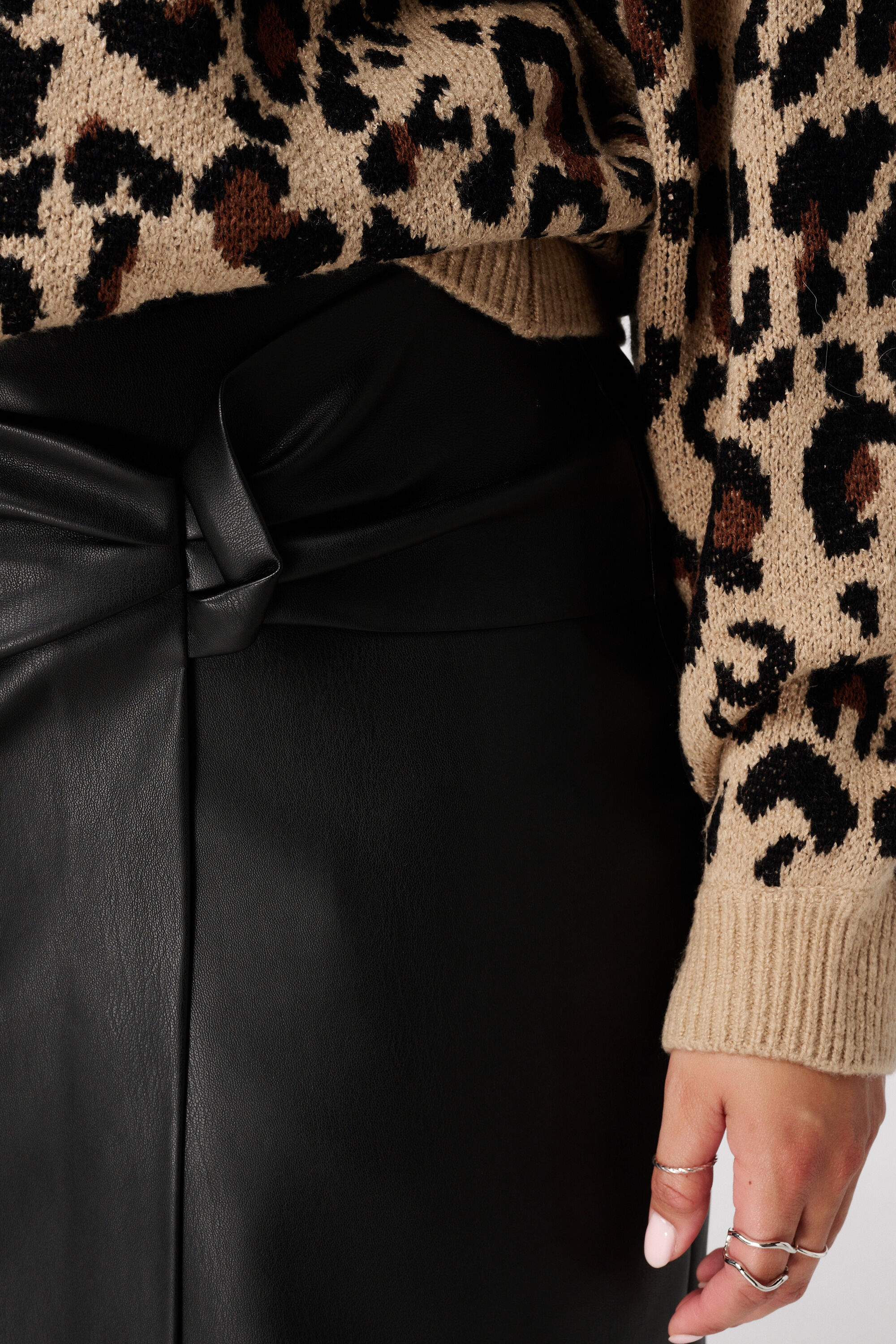 Jupe en simili cuir PU image number 4