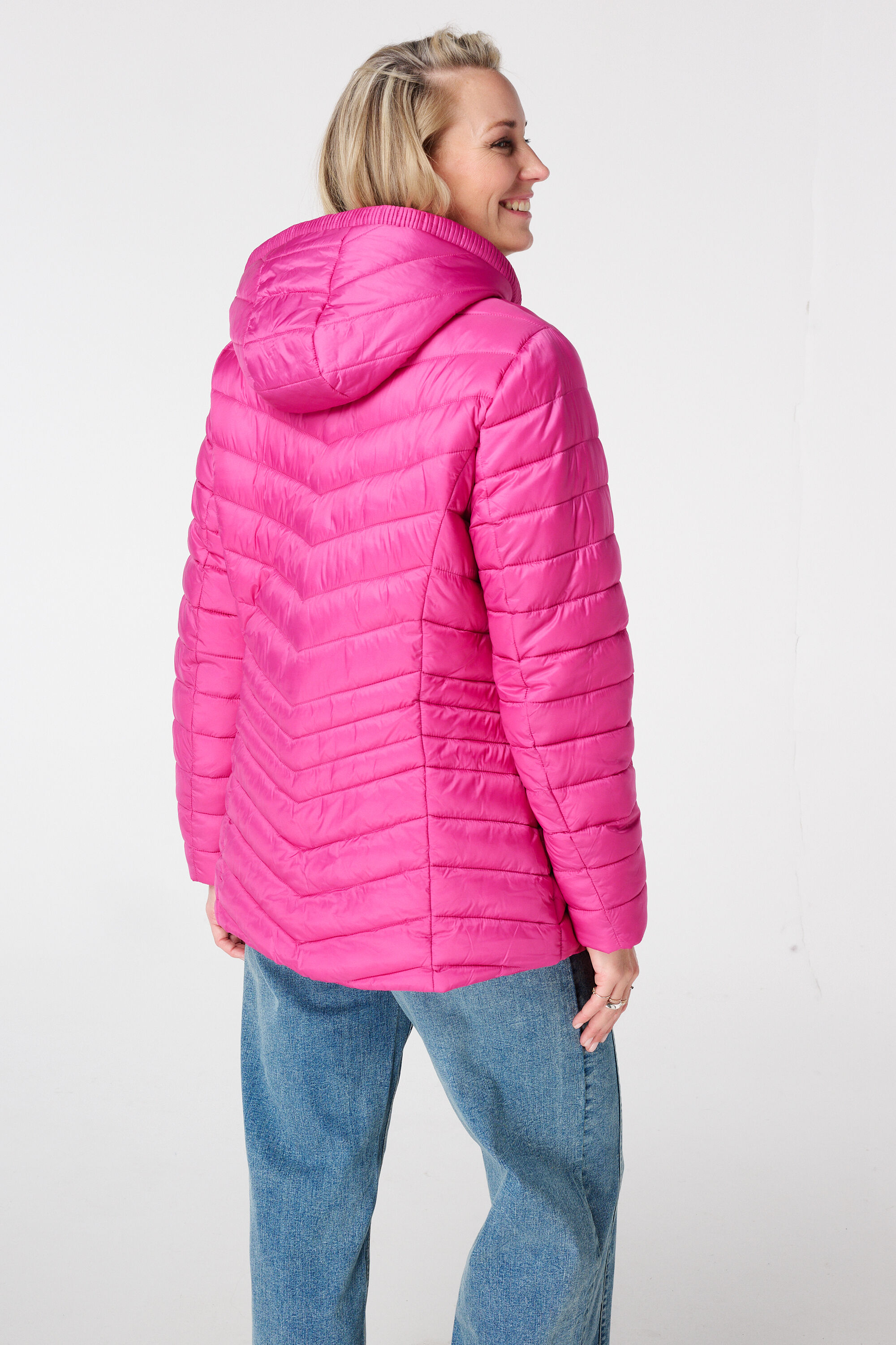 Veste l&eacute;g&egrave;rement matelass&eacute;e image number 3