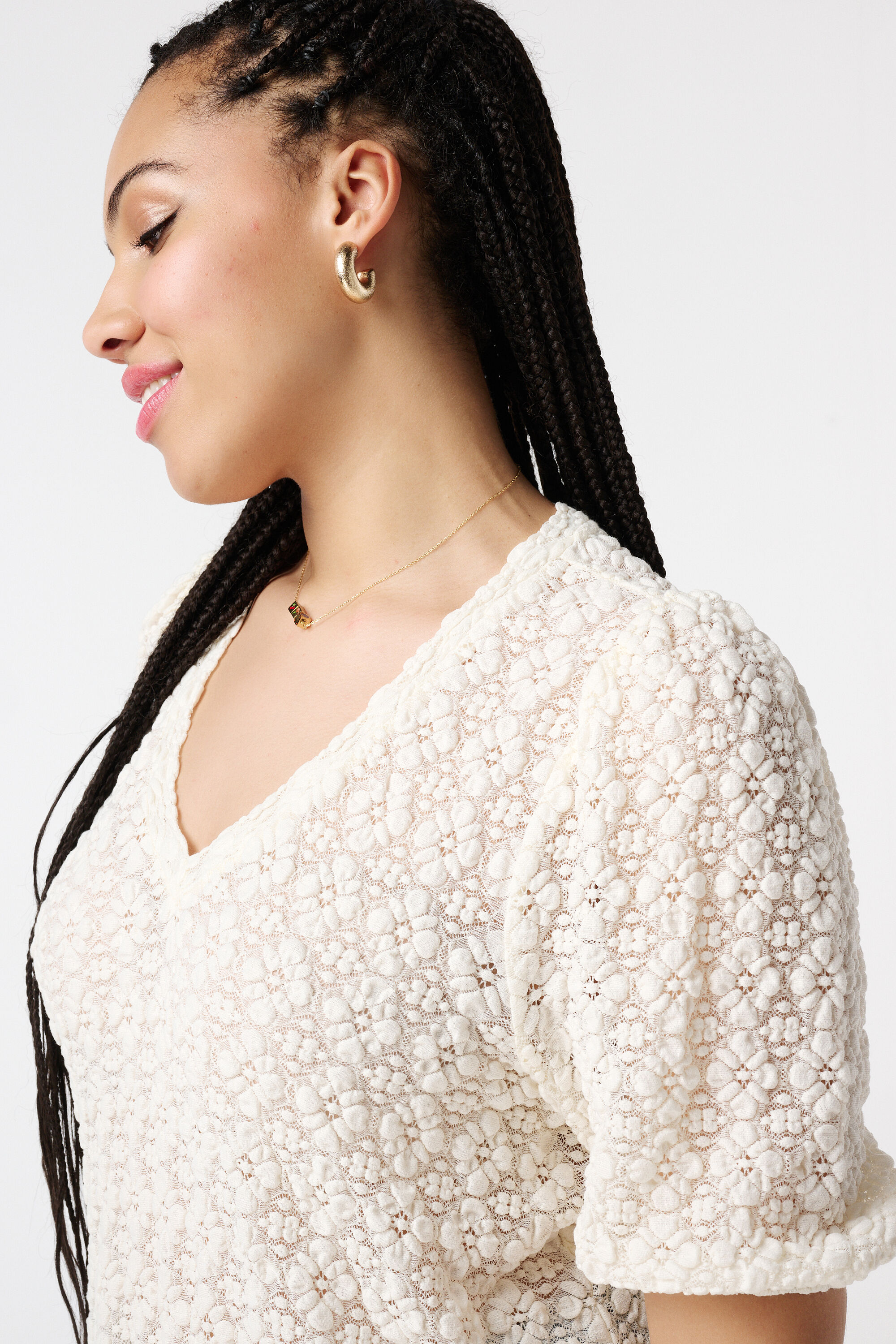 Haut en dentelle avec manches courtes image number 4