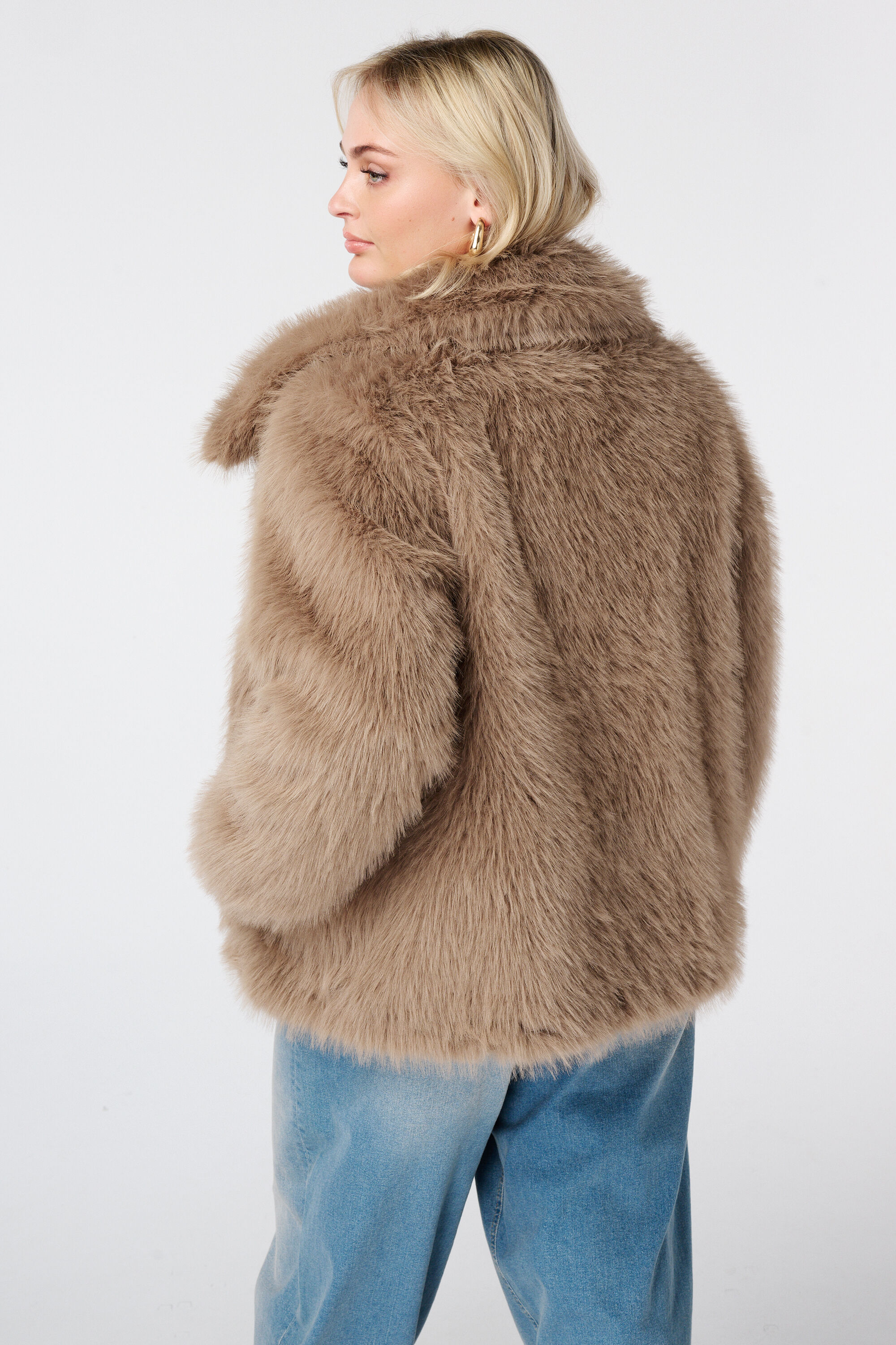 Manteau en fausse fourrure image number 3