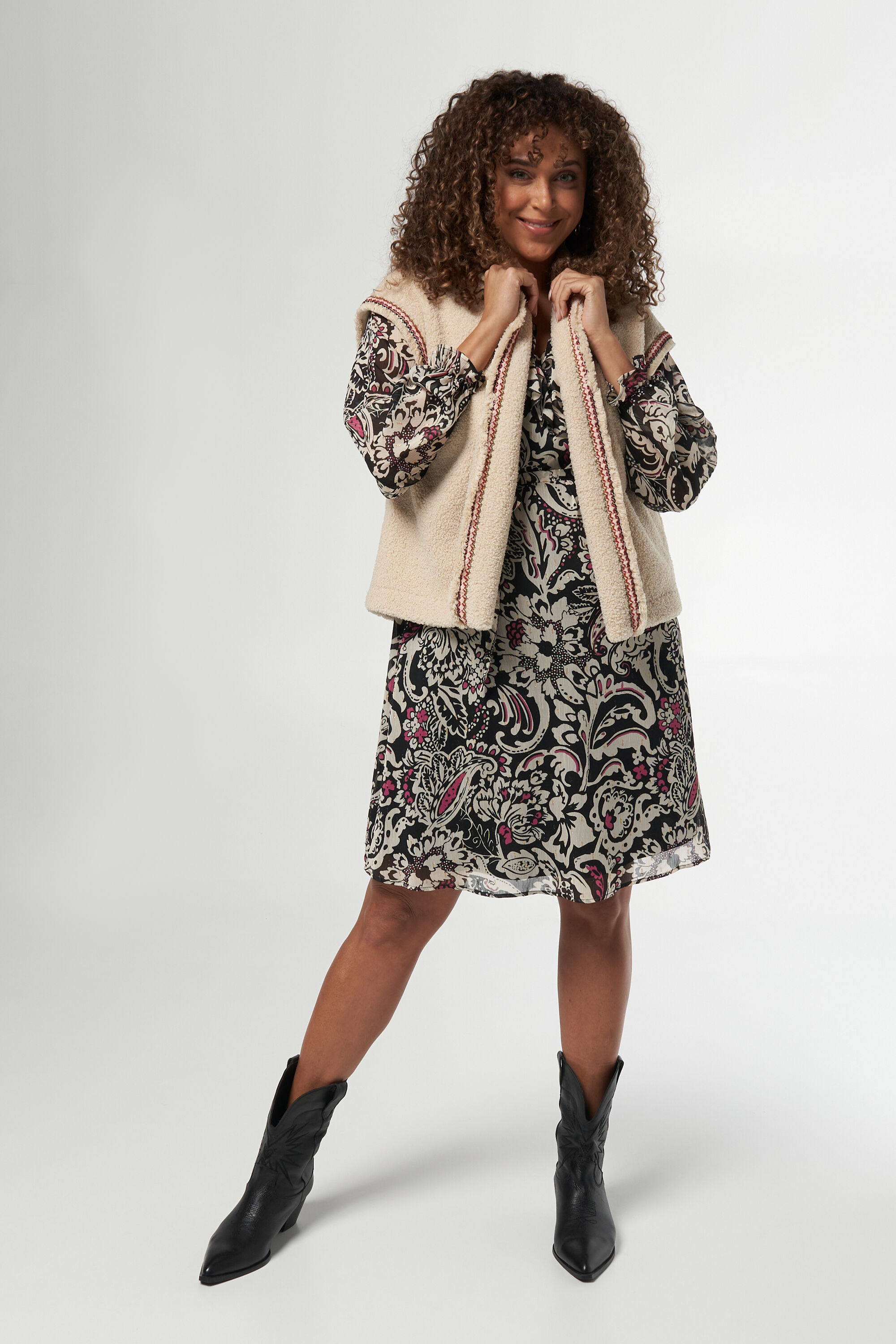 Gilet Teddy avec d&eacute;tails image number 5