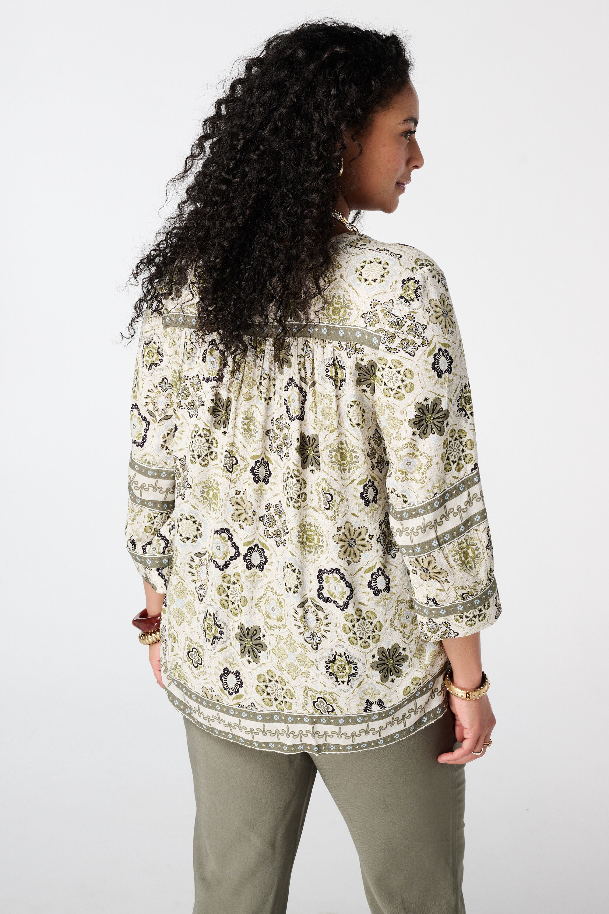 Blouse &agrave; fermeture boutonn&eacute;e image number 3