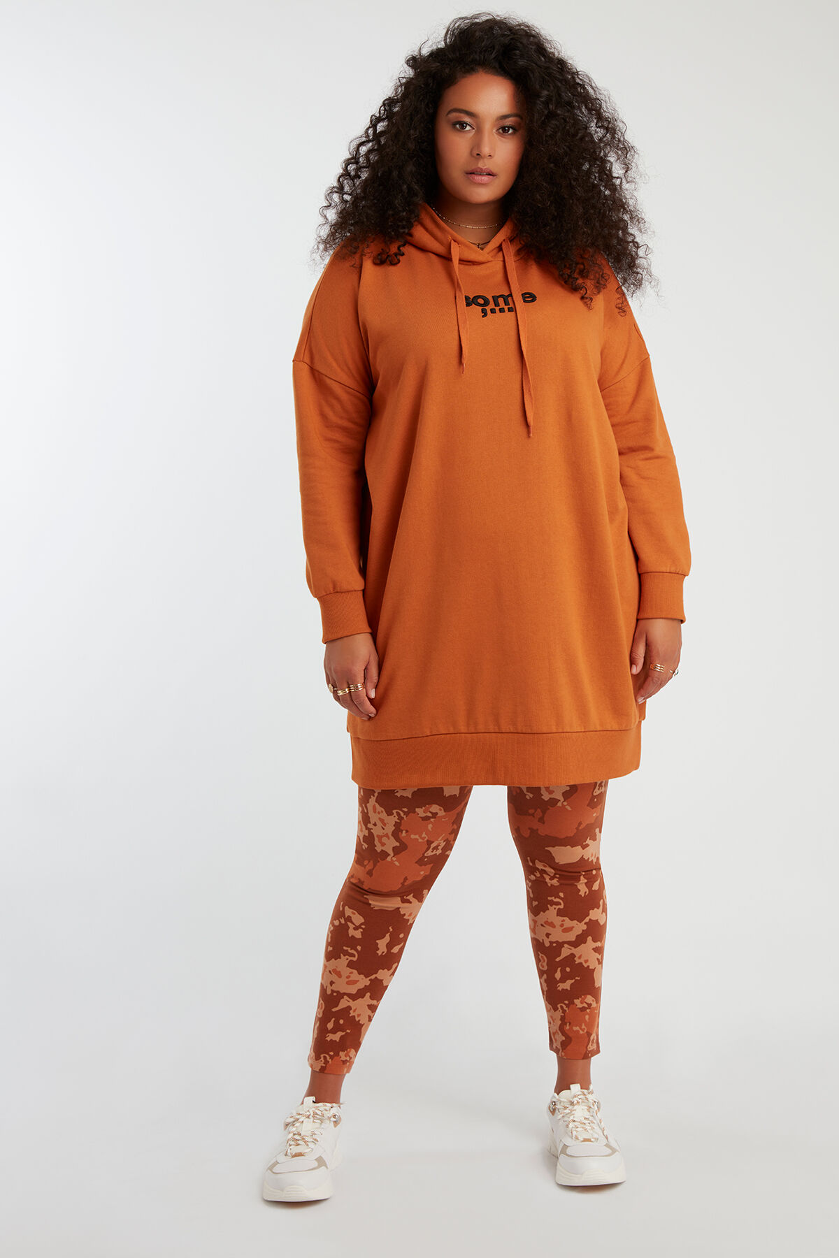 Robe sweat avec capuche image number 3