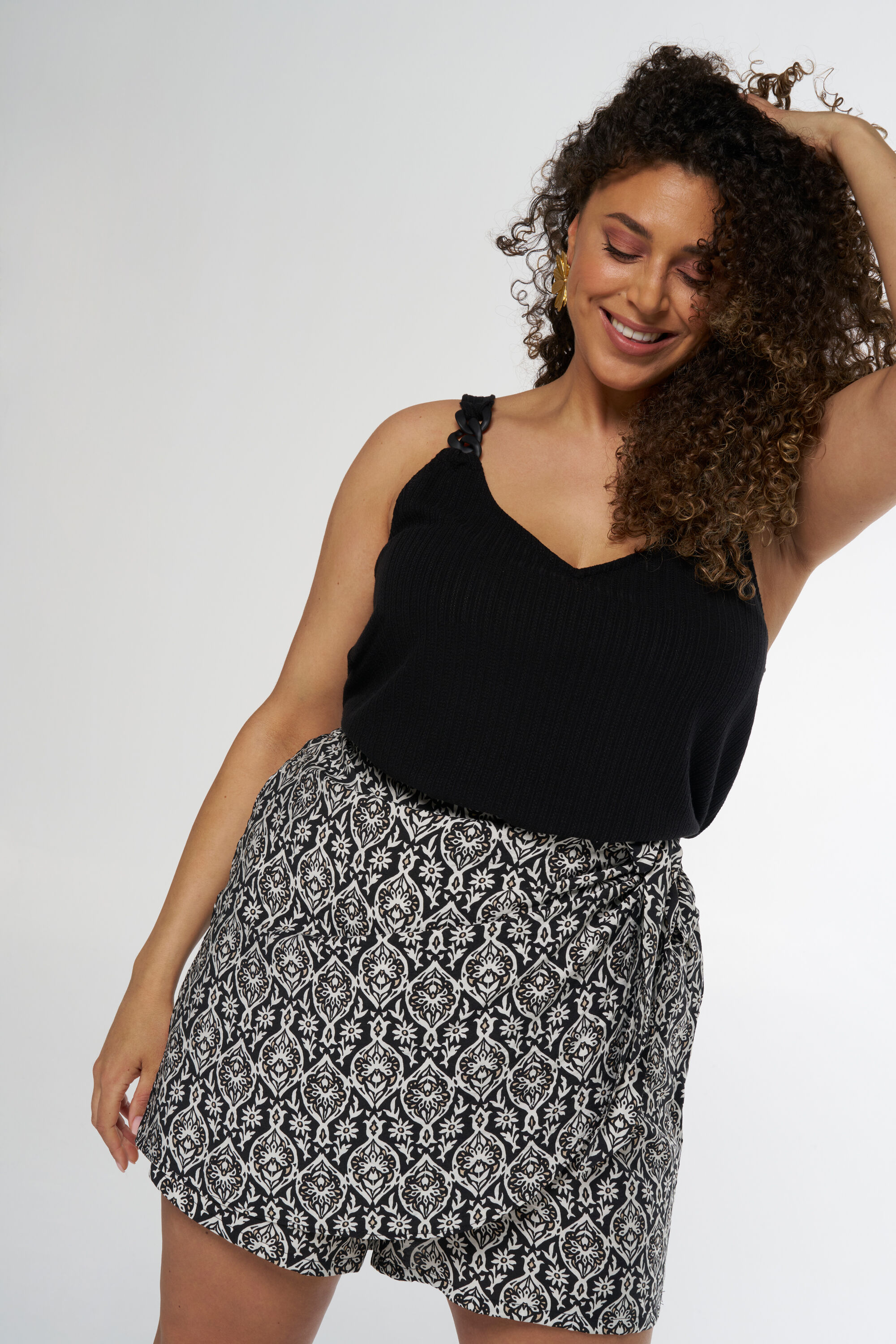 Haut avec attache fantaisie image number 0