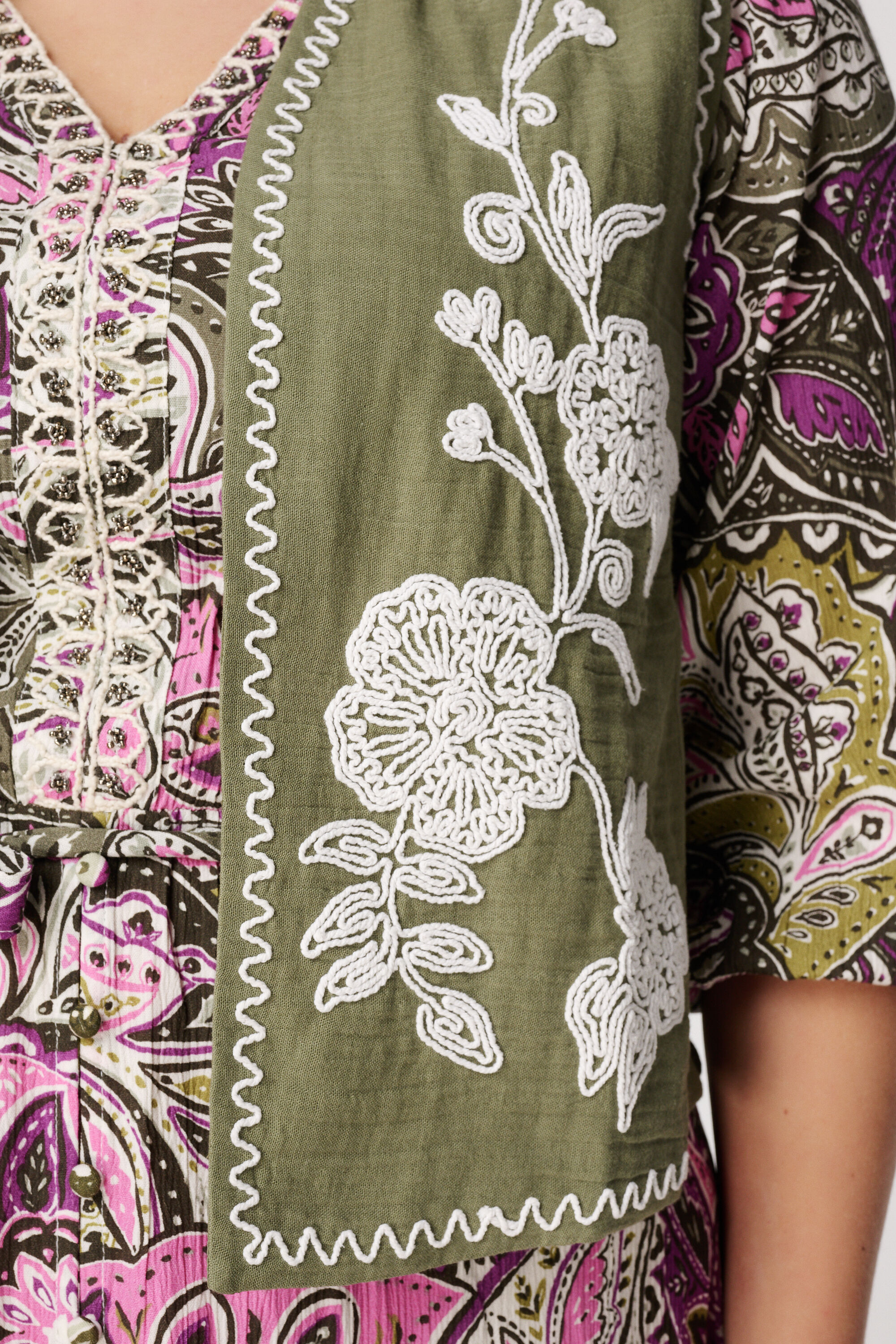 Cardigan avec broderie  image number 4