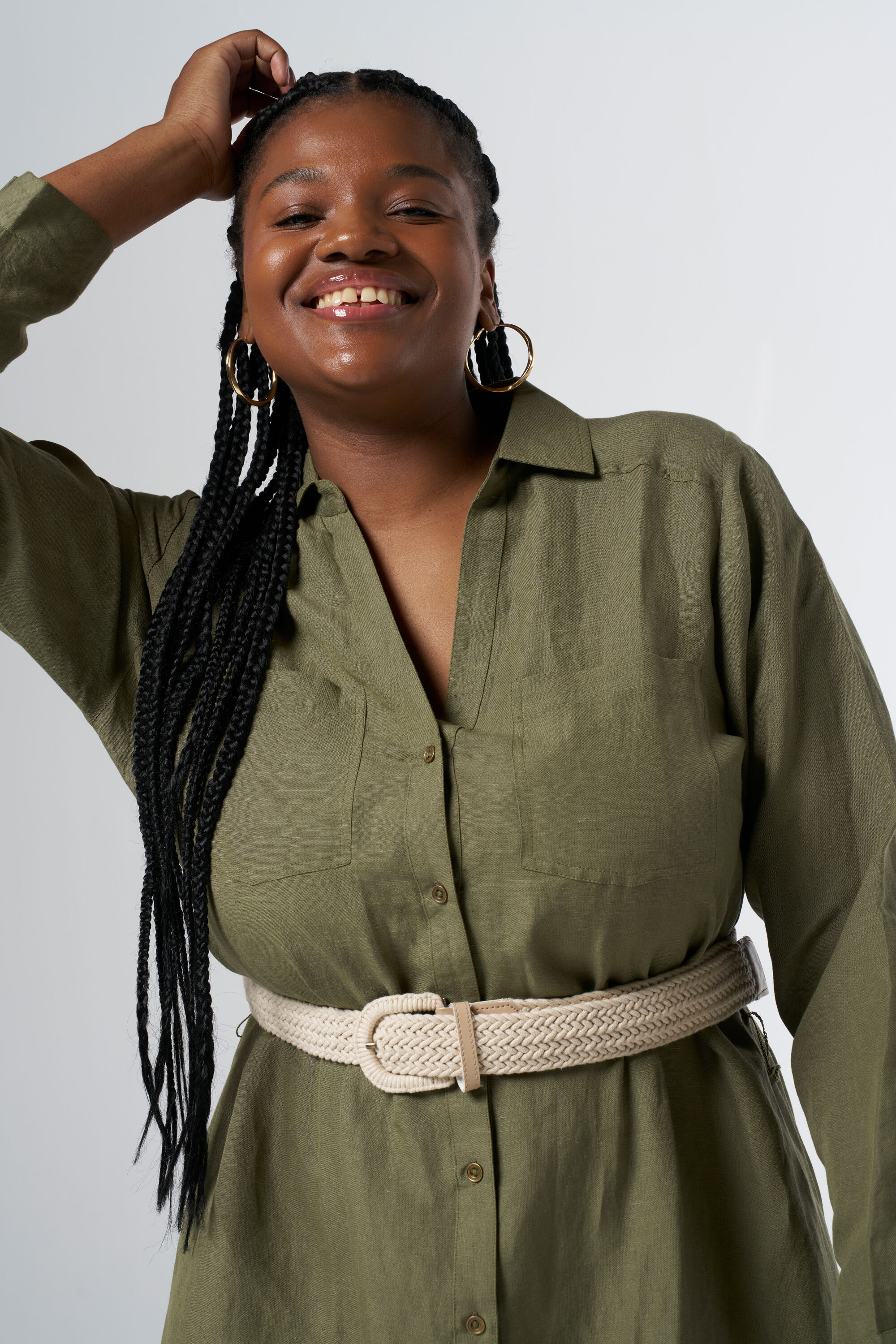 Robe midi en lin avec ceinture image number 5