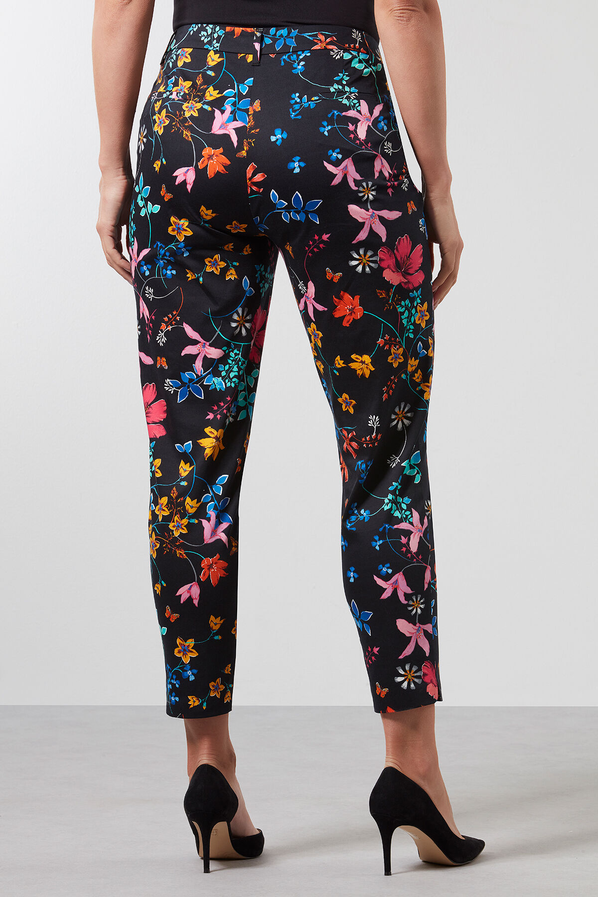 Pantalon avec imprim&eacute; floral image number 4