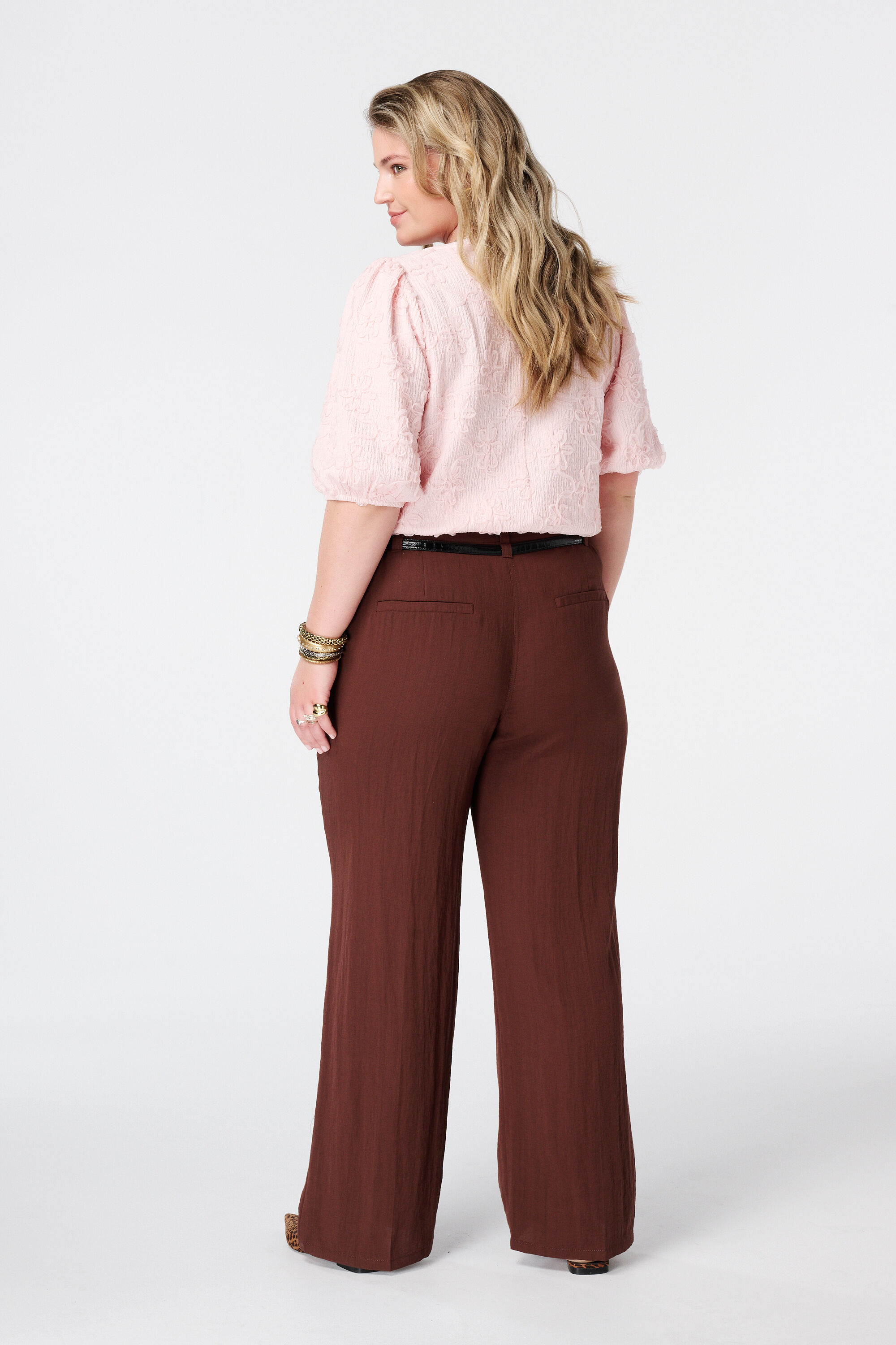 Pantalon en lin avec ceinture image number 3