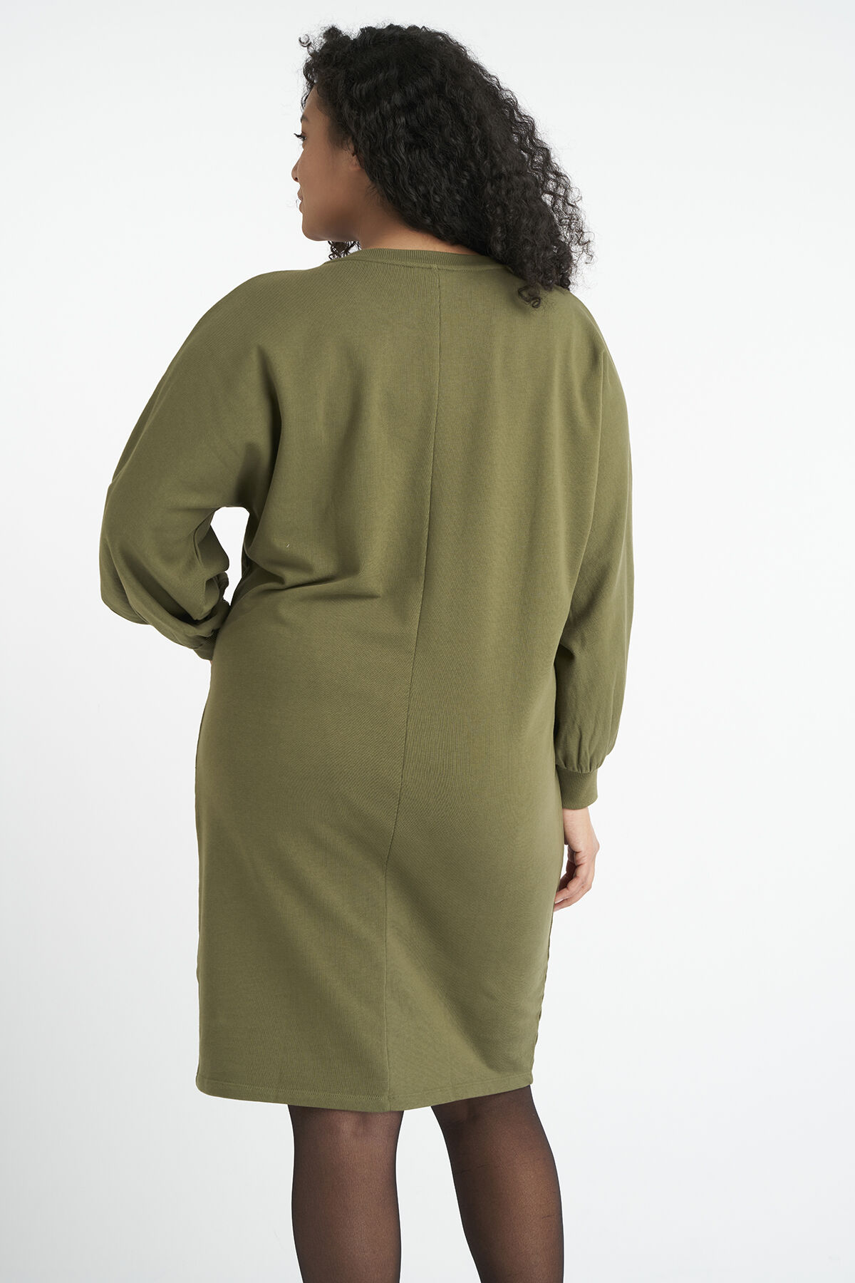 Robe pull image number 3