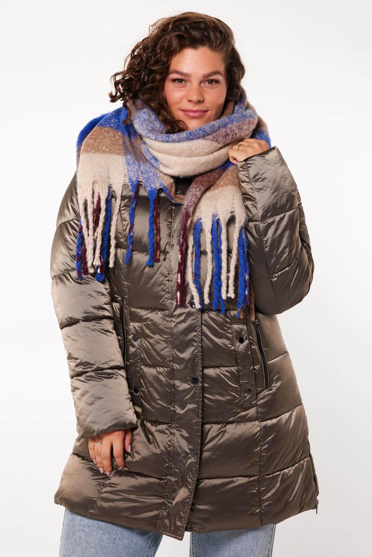 &Eacute;charpe &agrave; imprim&eacute; &agrave; carreaux image number 2