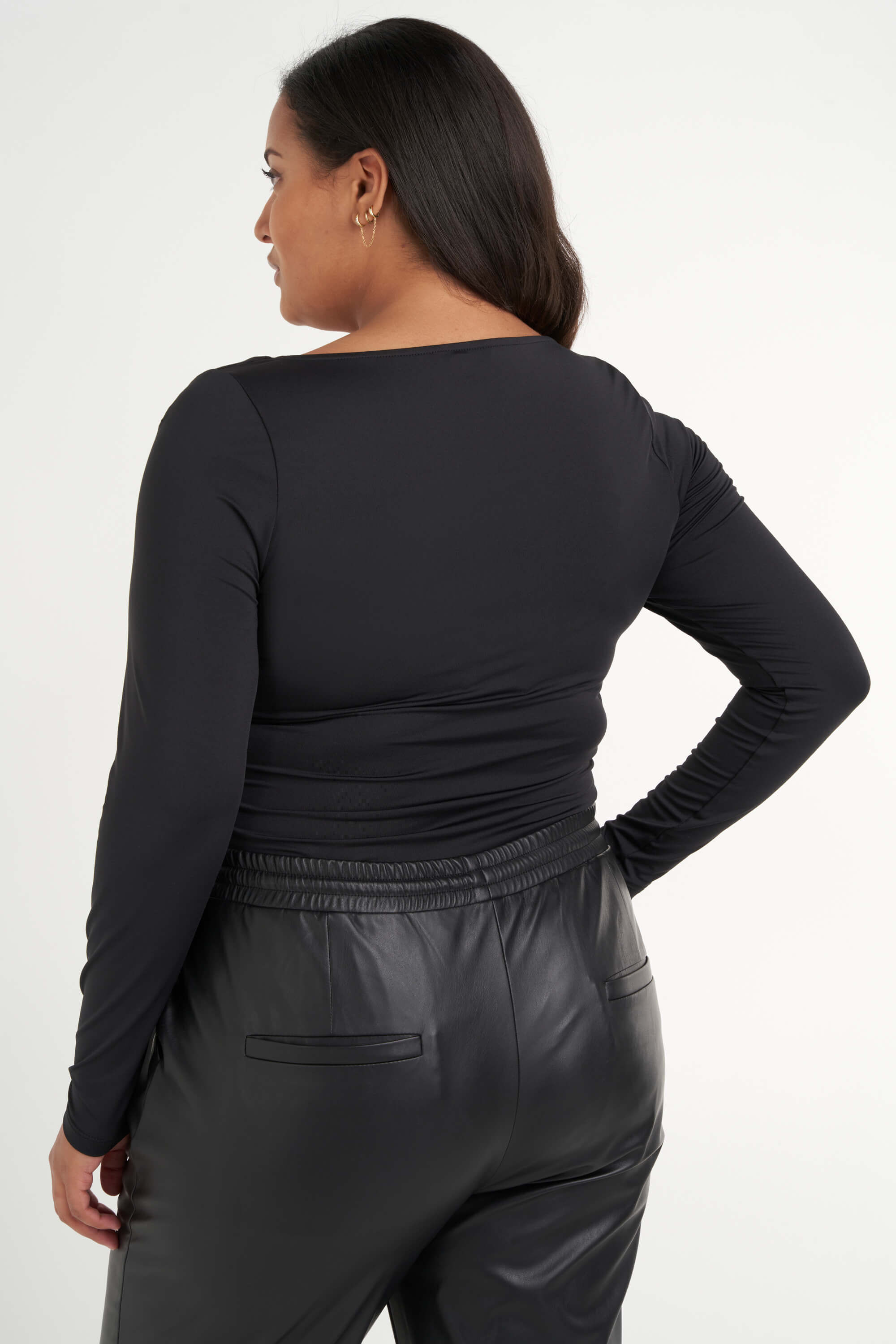 Body avec bretelles crois&eacute;es. image number 3