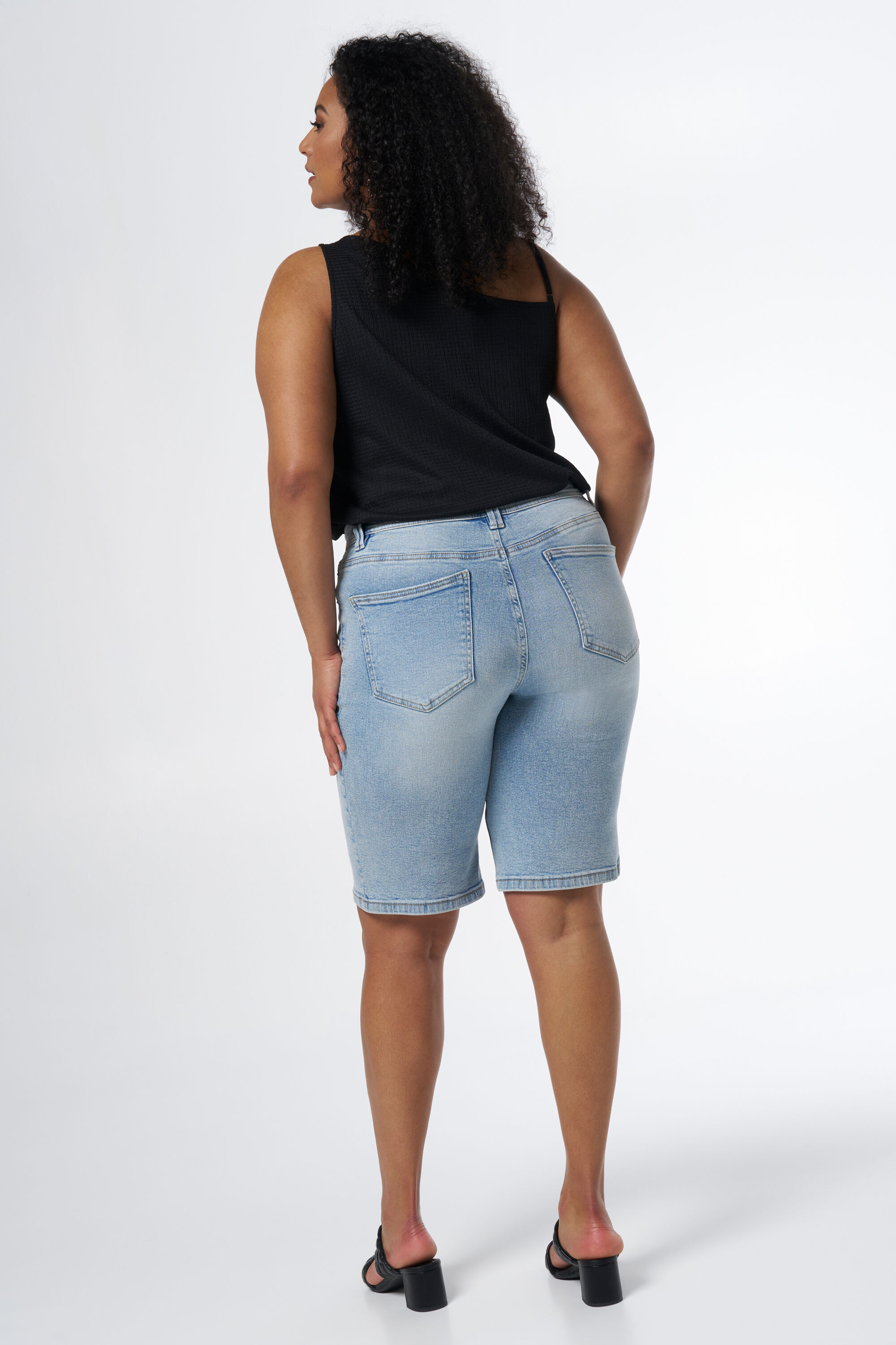 Short en denim jambes longues image number 3