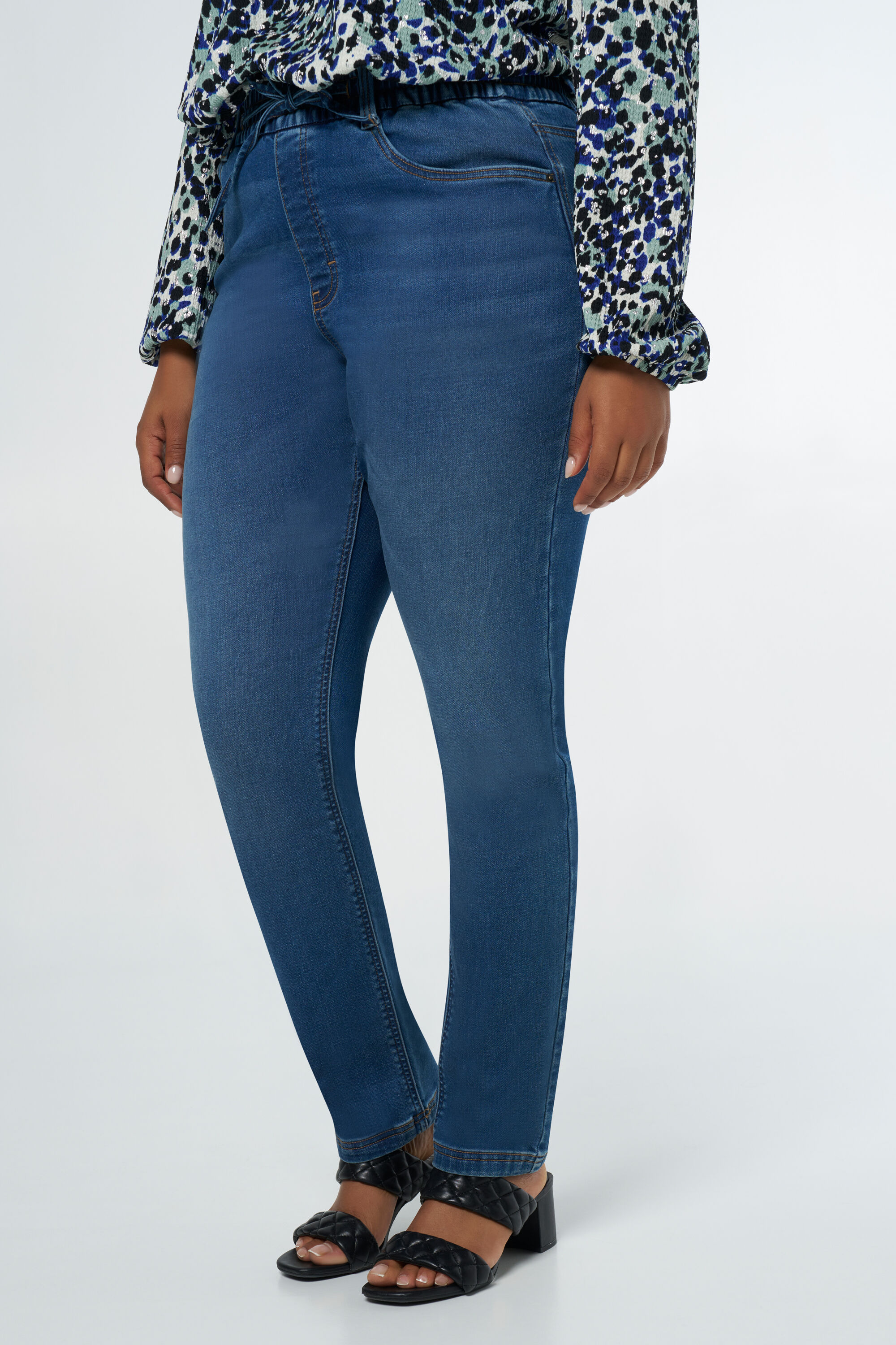 Pantalon jogger en denim image number 5