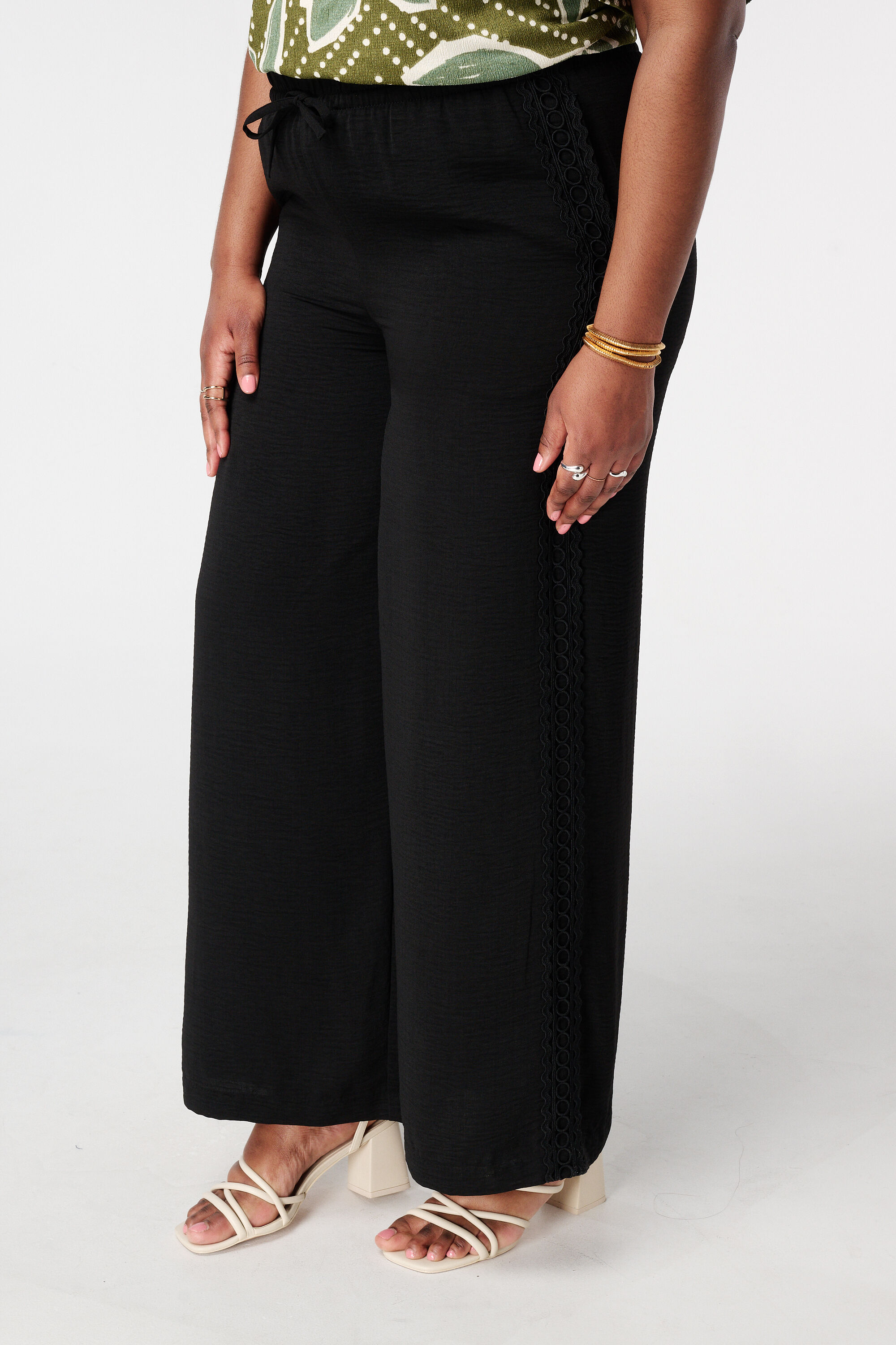 Pantalon straight leg avec d&eacute;tail d&eacute;coratif image number 5