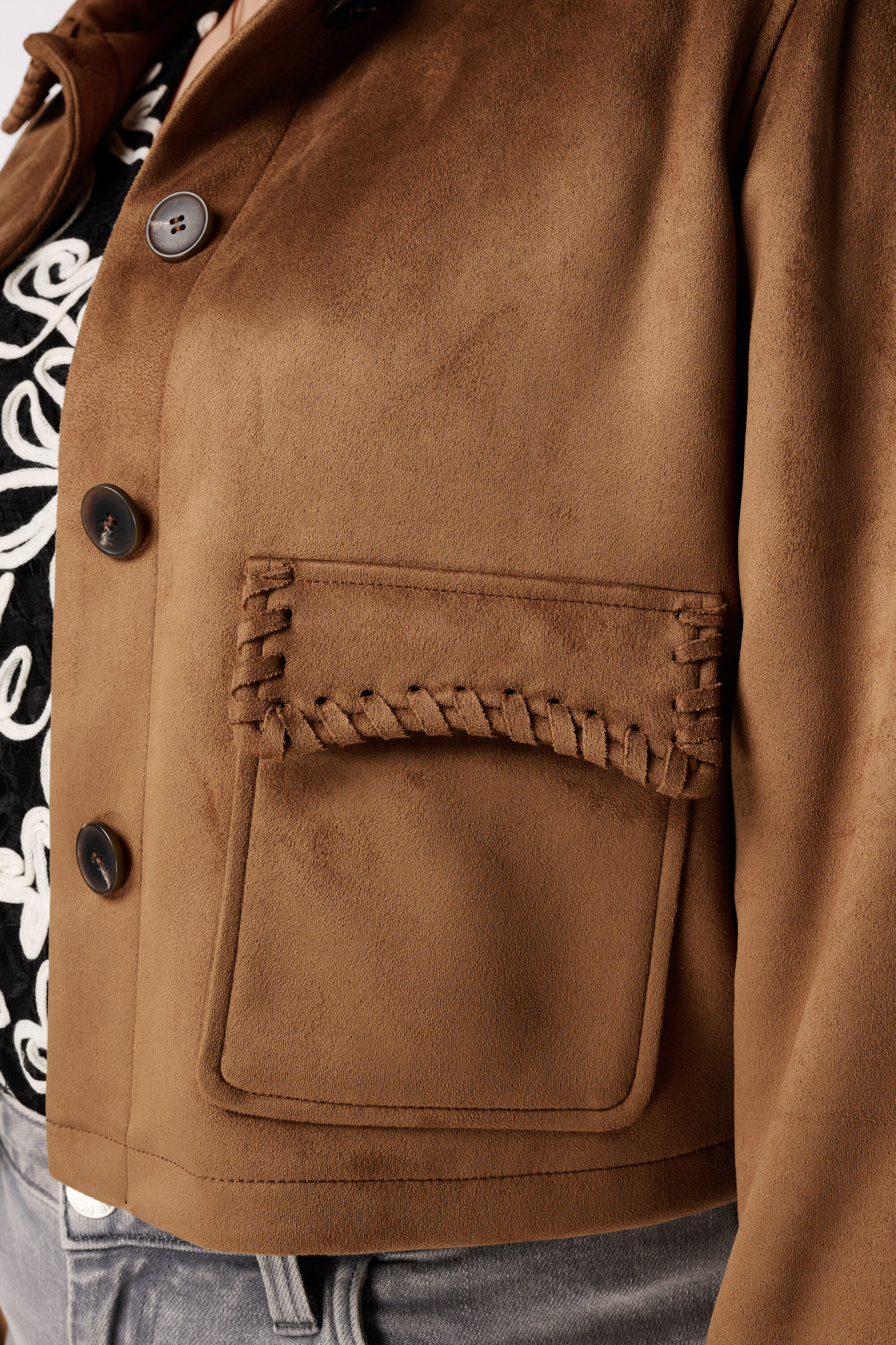 Veste courte effet su&eacute;dine avec surpiq&ucirc;res image number 6