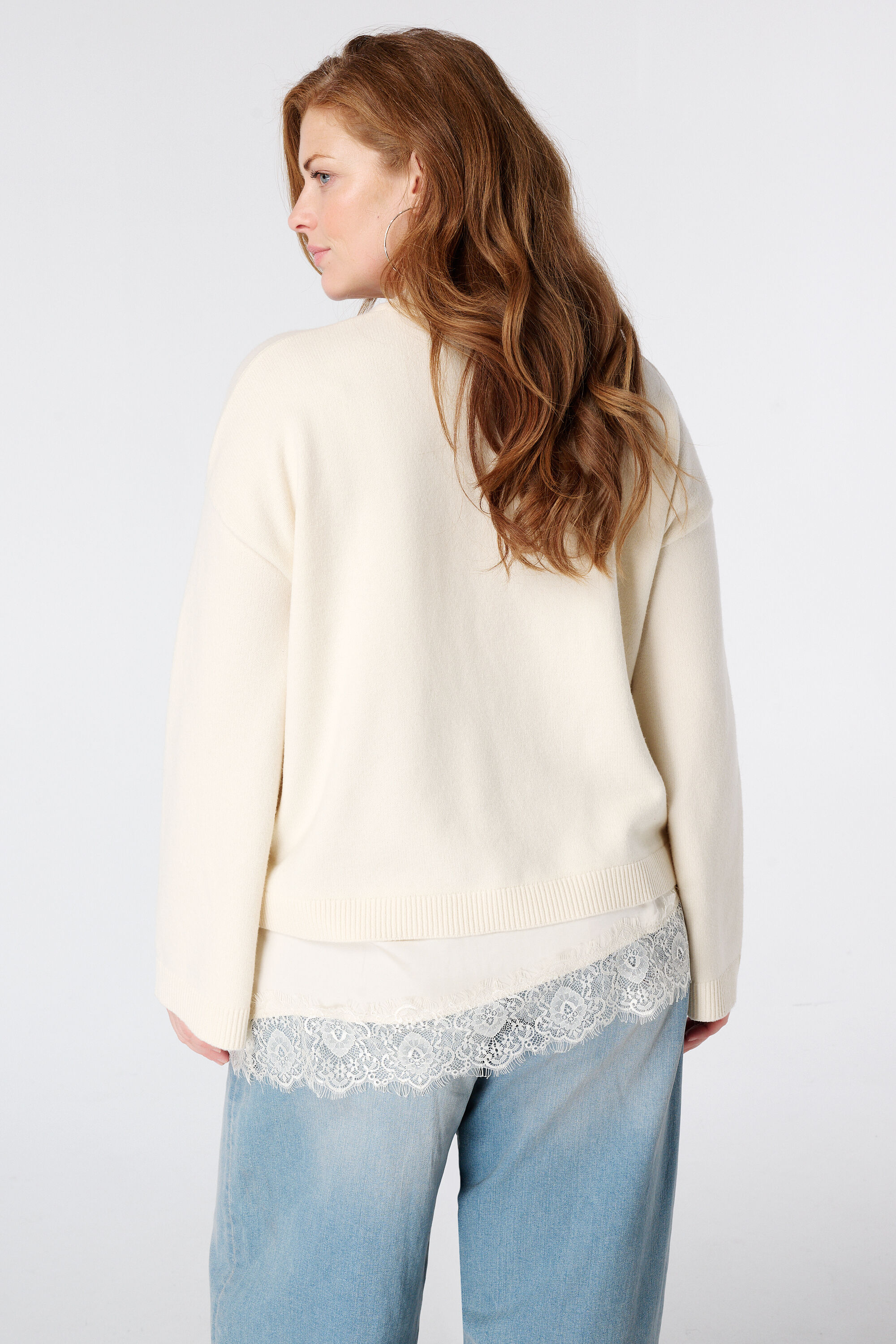 Pull avec dentelle image number 3