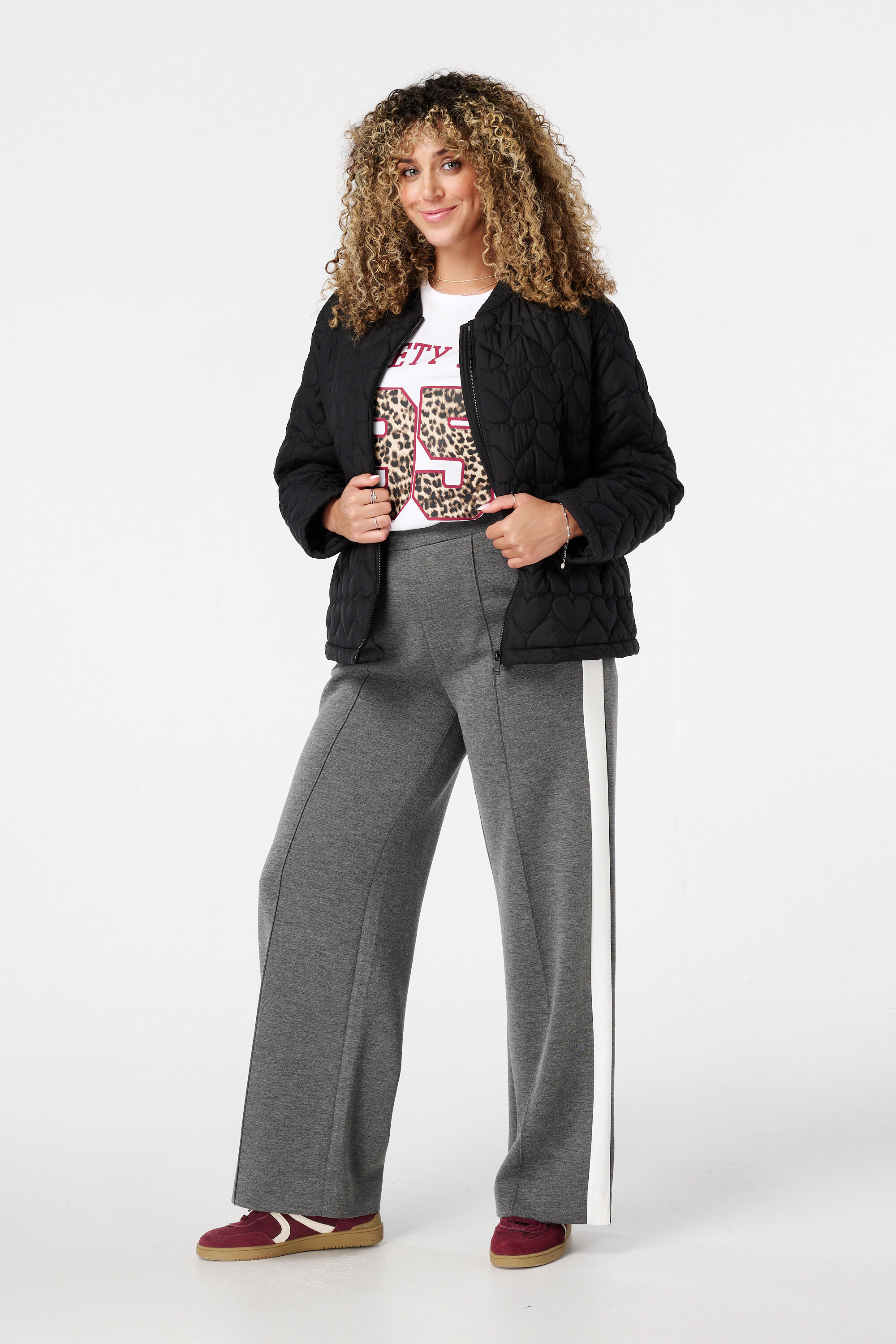 Pantalon large avec rayures contrastantes