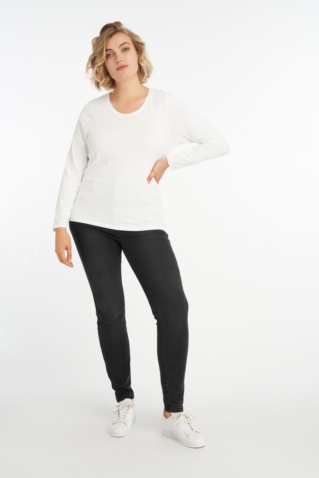 Pull basique &agrave; manches longues image number 5