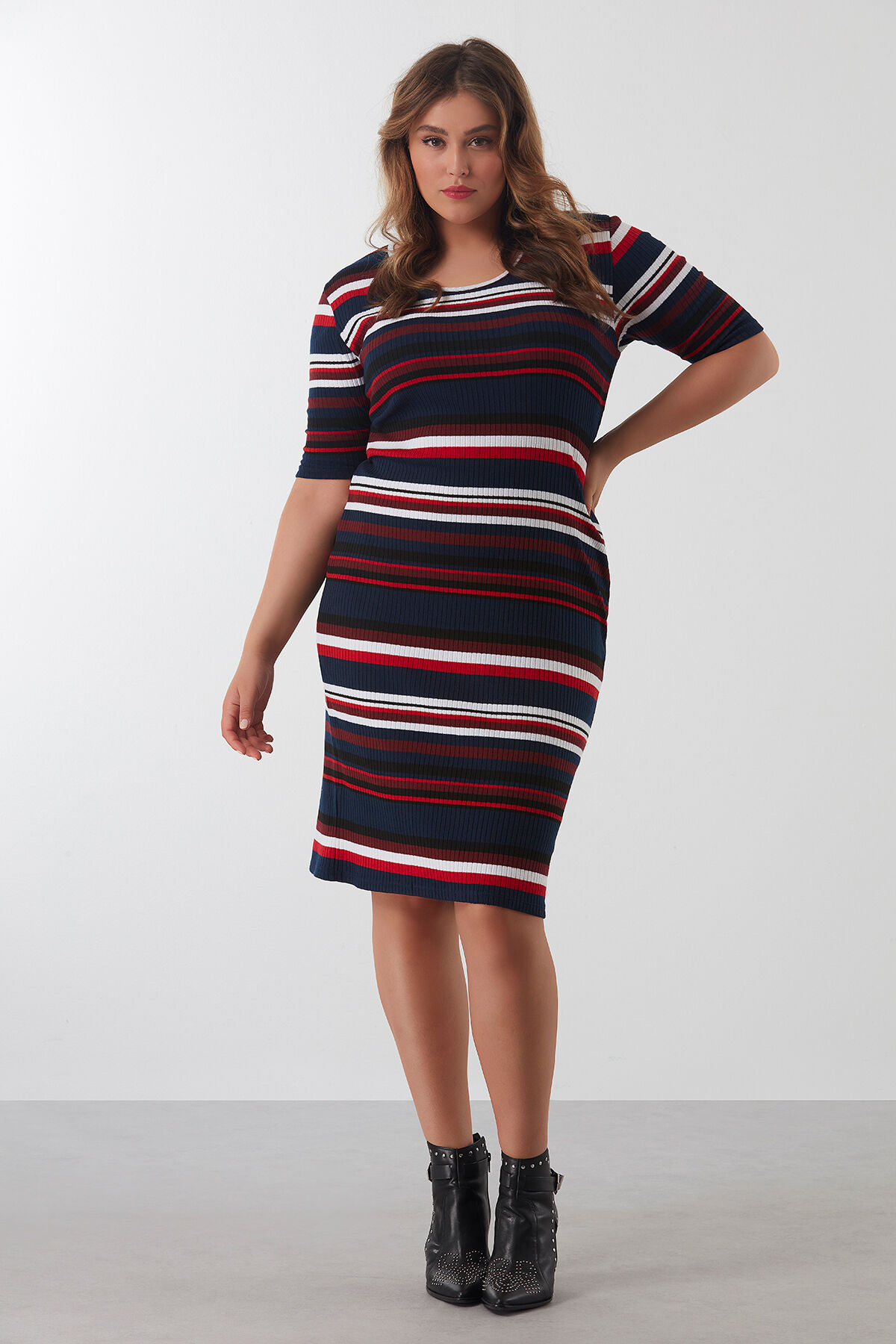 Robe cotelee avec rayures horizontales