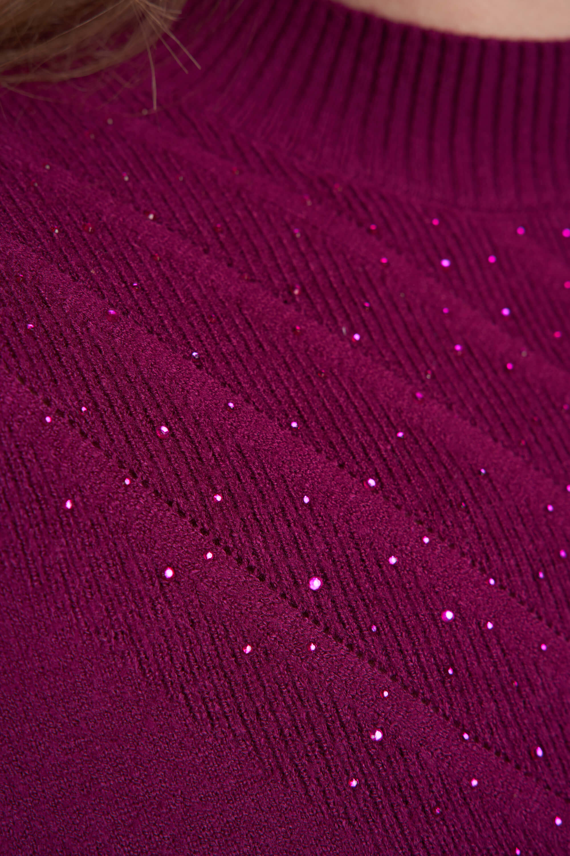Pull avec strass image number 4